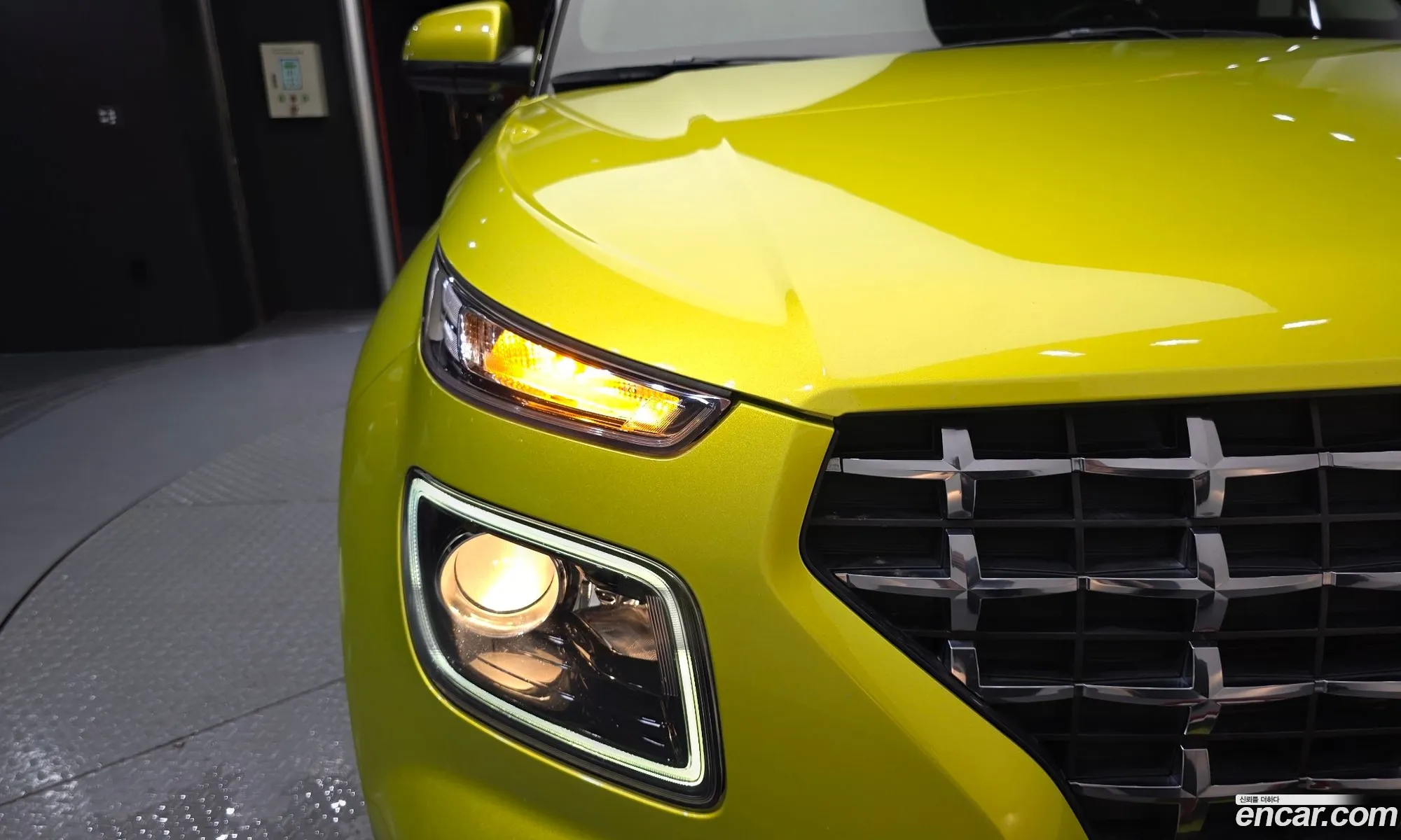 Hyundai Venue 2019 KMHRA813ELU022429 — 19