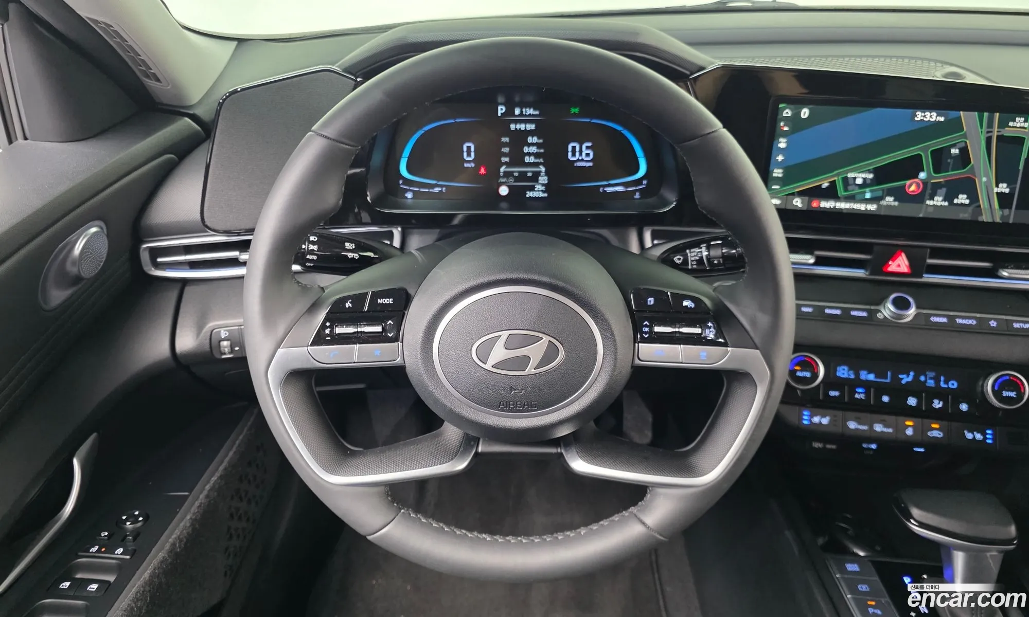Hyundai Elantra 2025 — 8