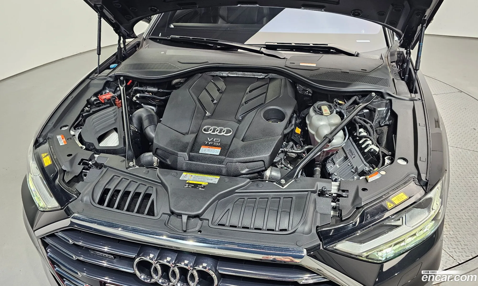 Audi A8 2019 WAUZZZF8XLN002387 — 15