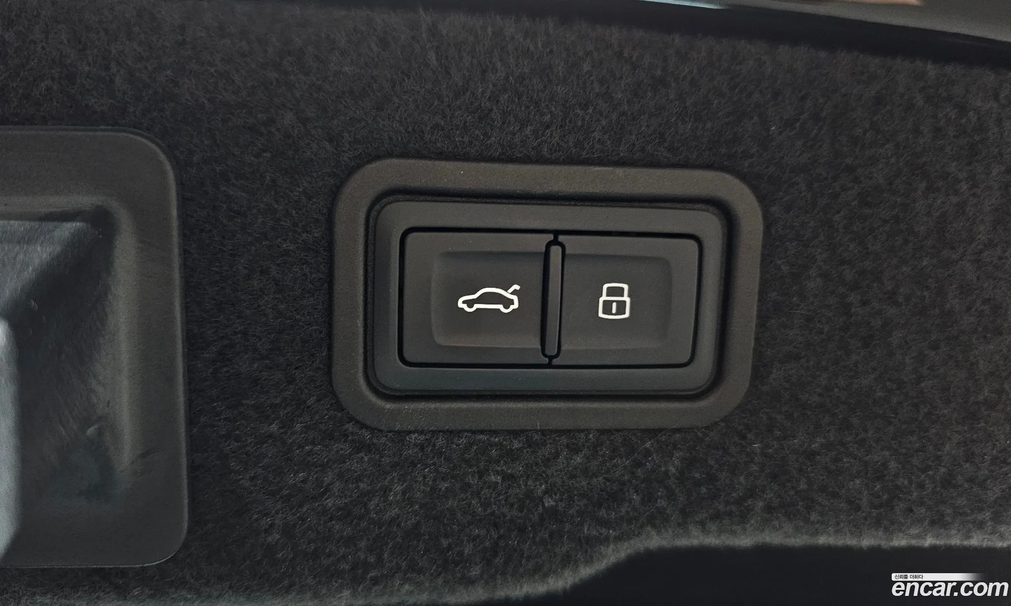 Audi A8 2019 WAUZZZF8XLN002387 — 30