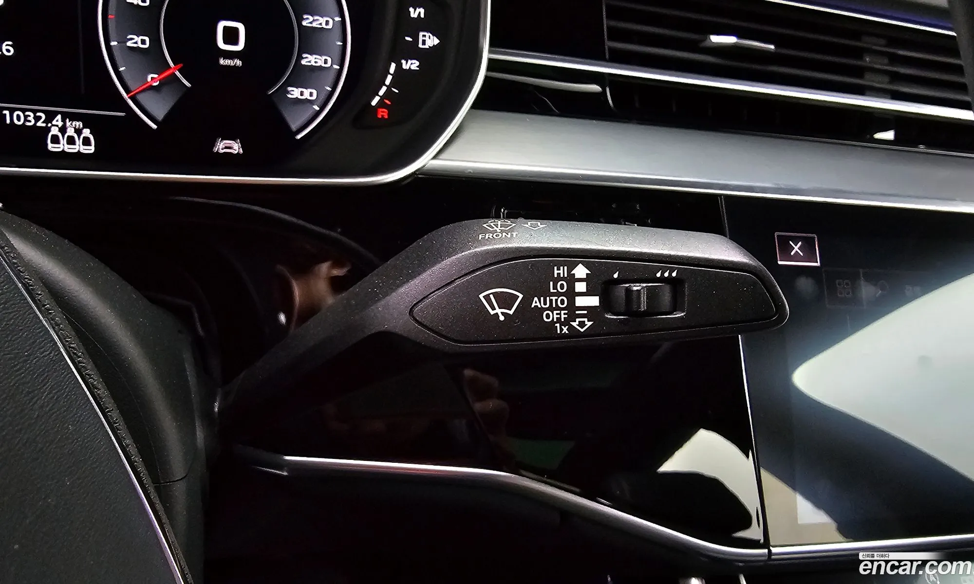 Audi A8 2019 WAUZZZF8XLN002387 — 11