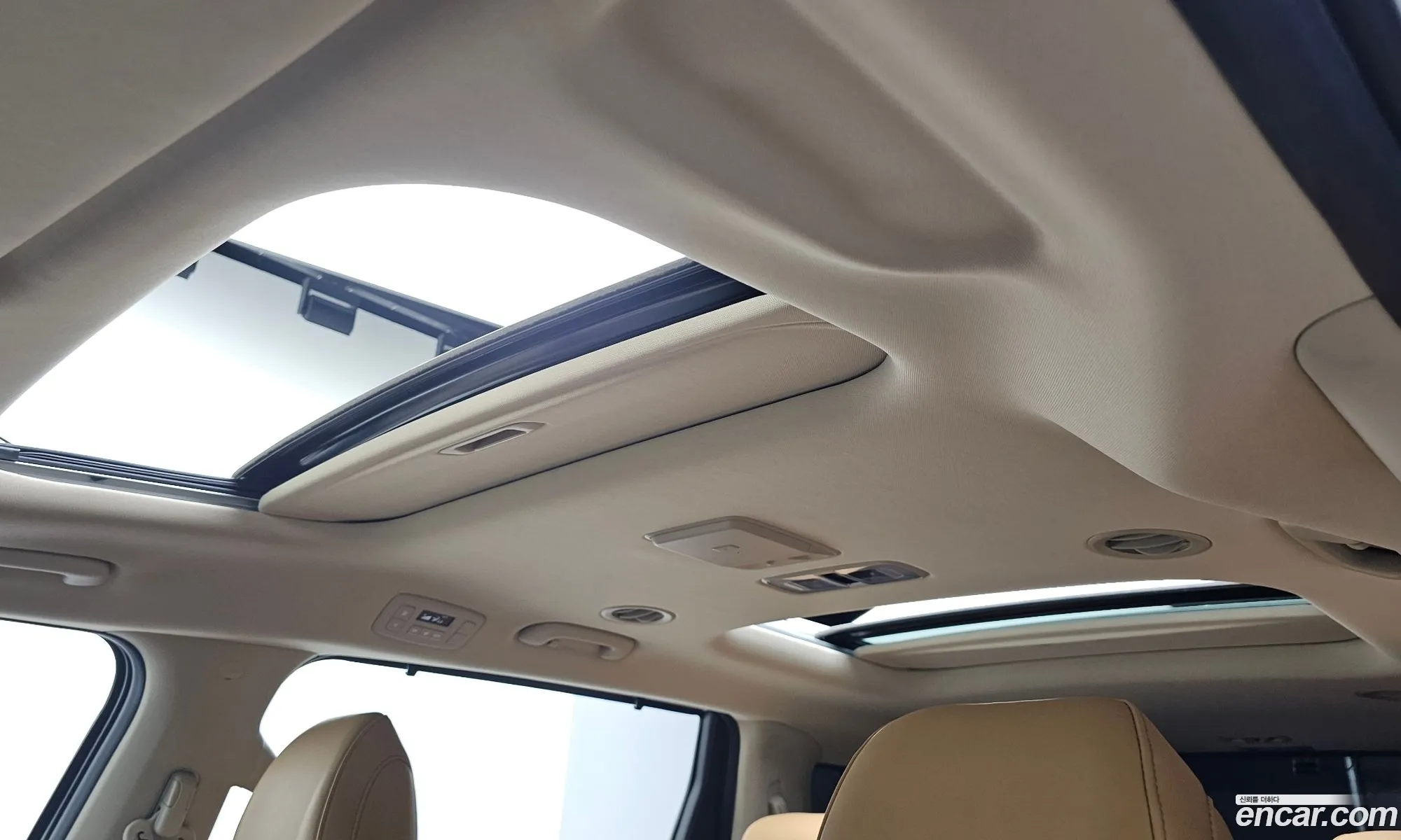 Kia Carnival 2021 — 12