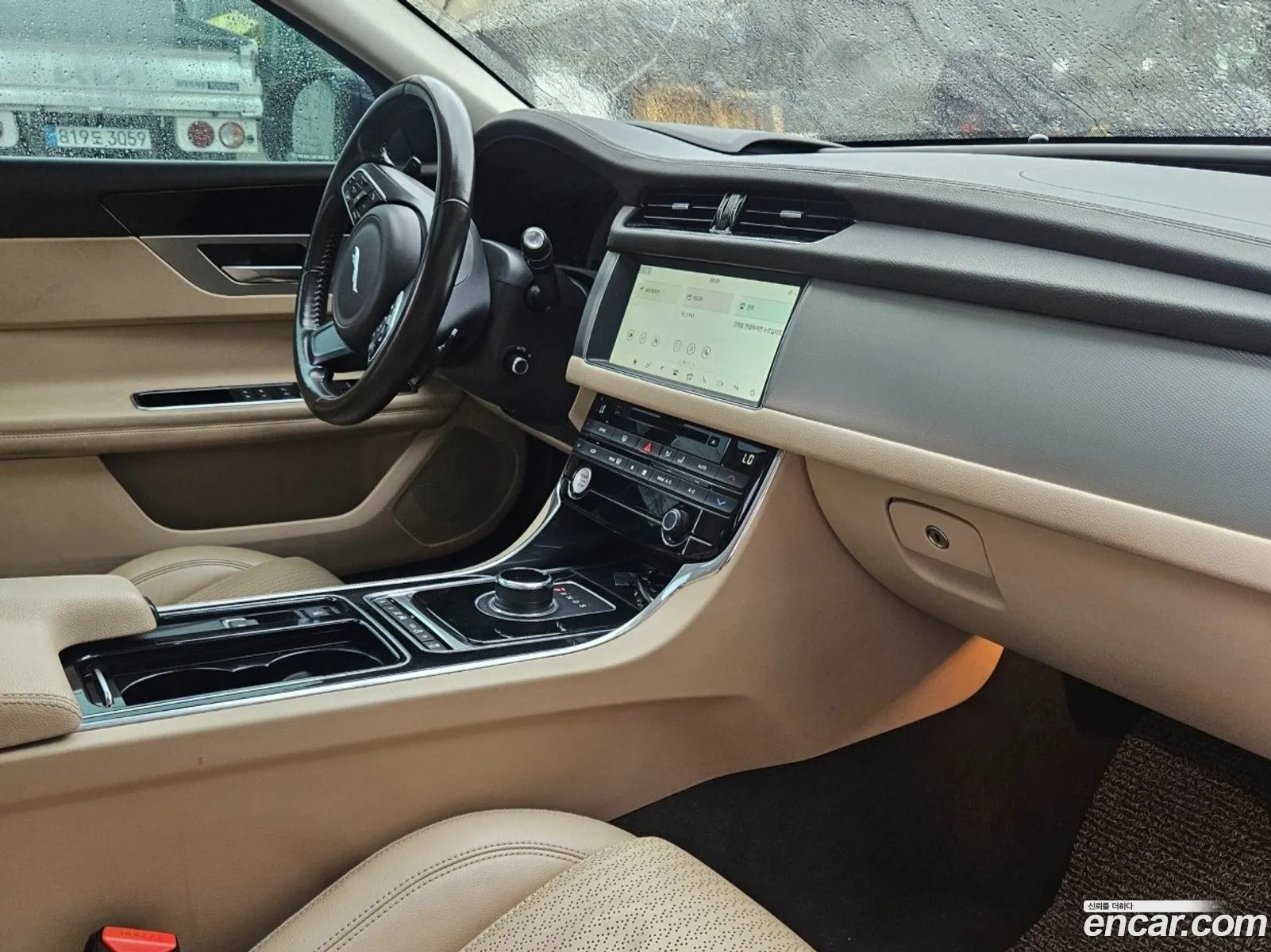 Jaguar XF 2017 — 12