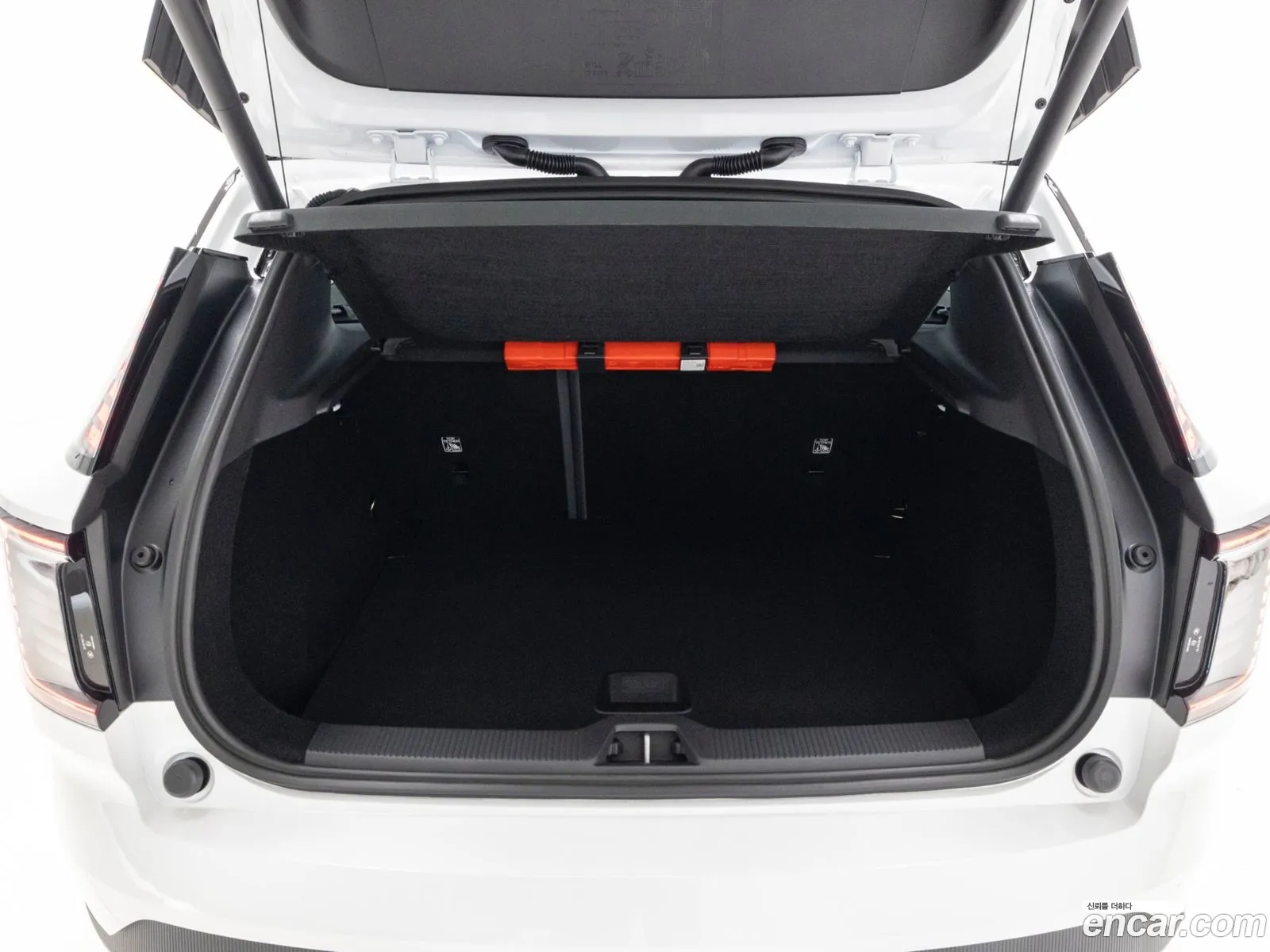 Volvo EX30 2025 — 13