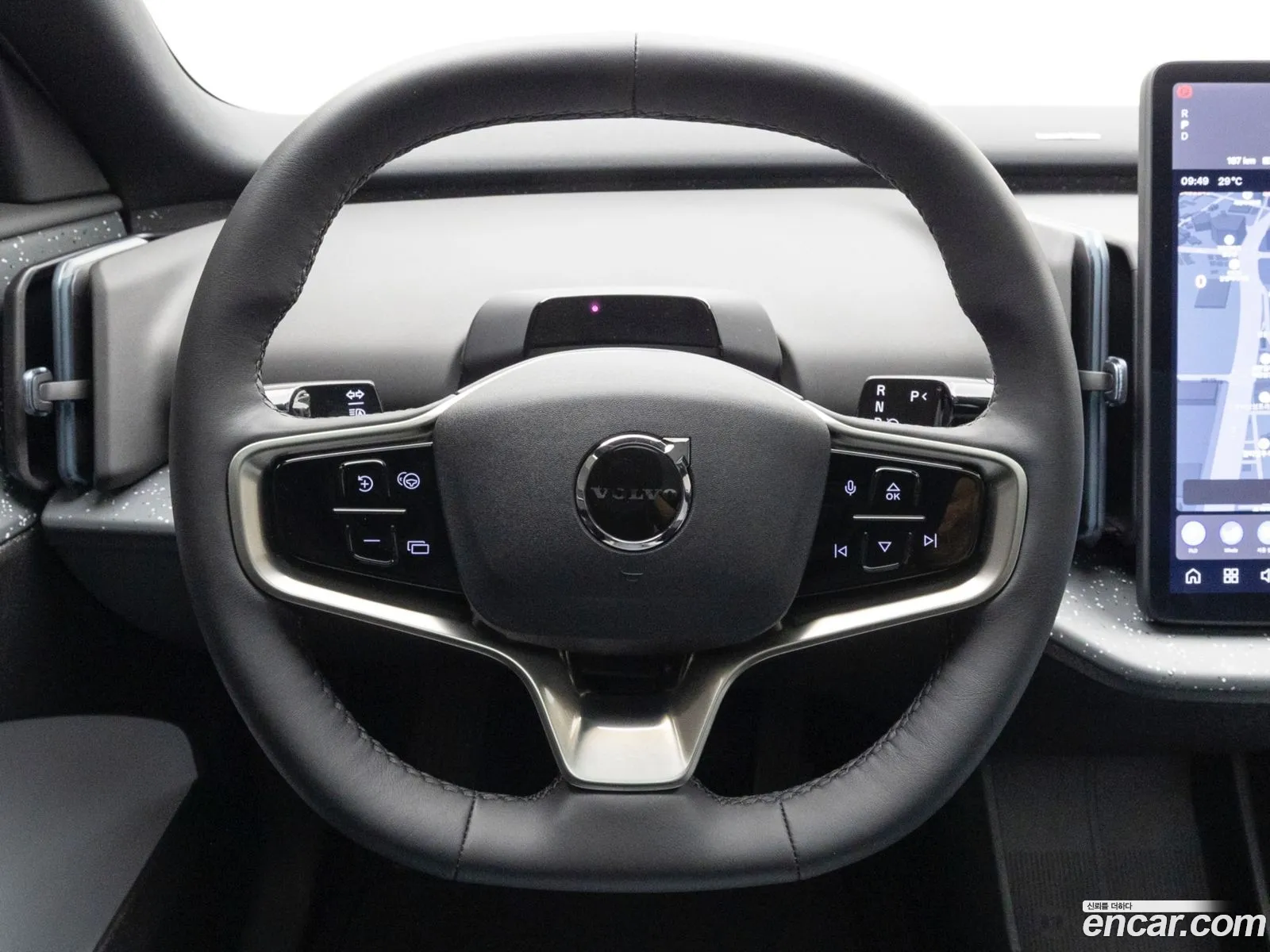 Volvo EX30 2025 — 19