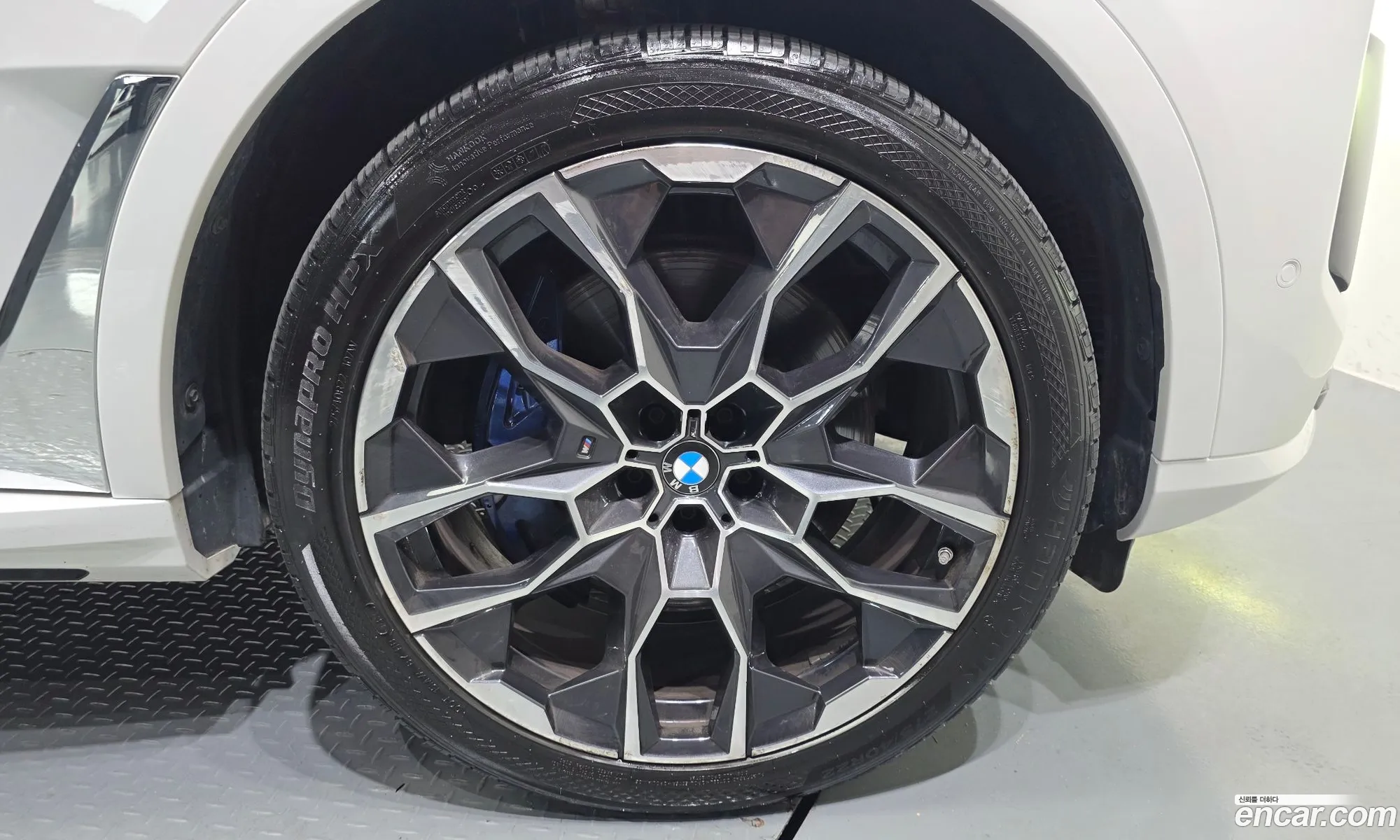 BMW X7 2023 — 12
