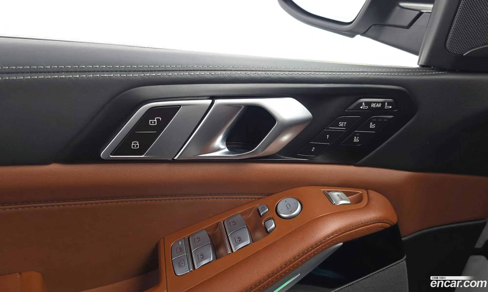 BMW X7 2023 — 32