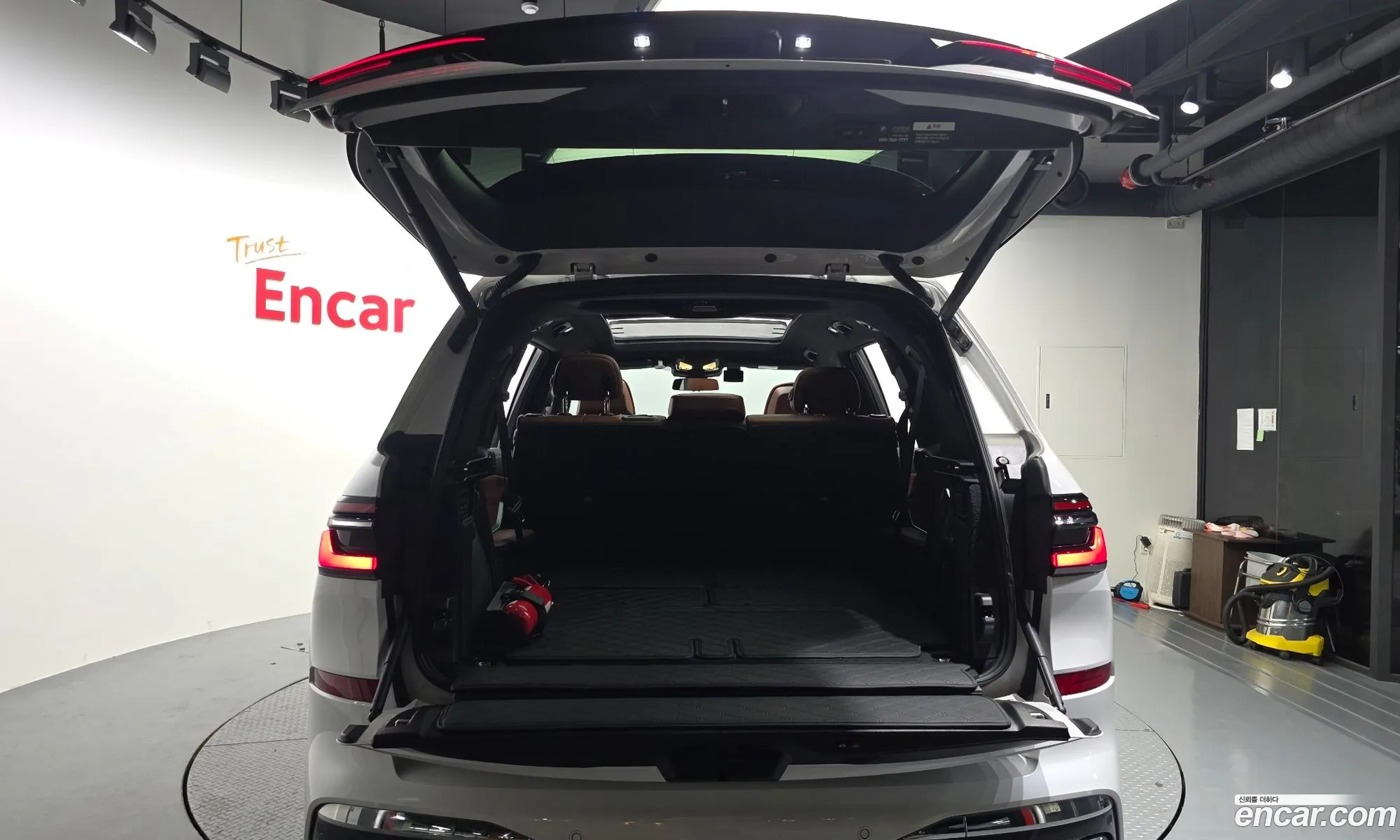 BMW X7 2023 — 24