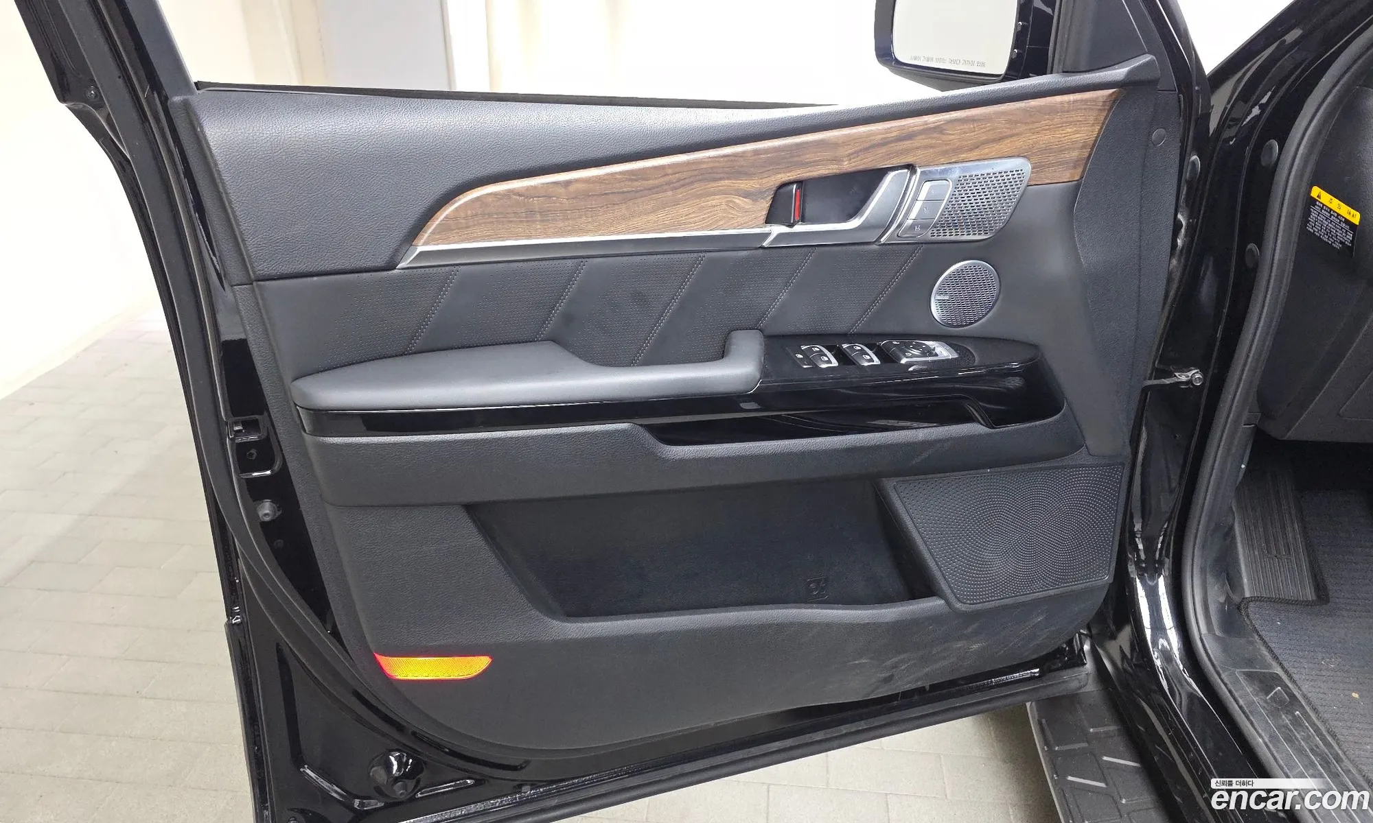 Kia Mohave the Master 2020 KNAKN814DLA204959 — 8