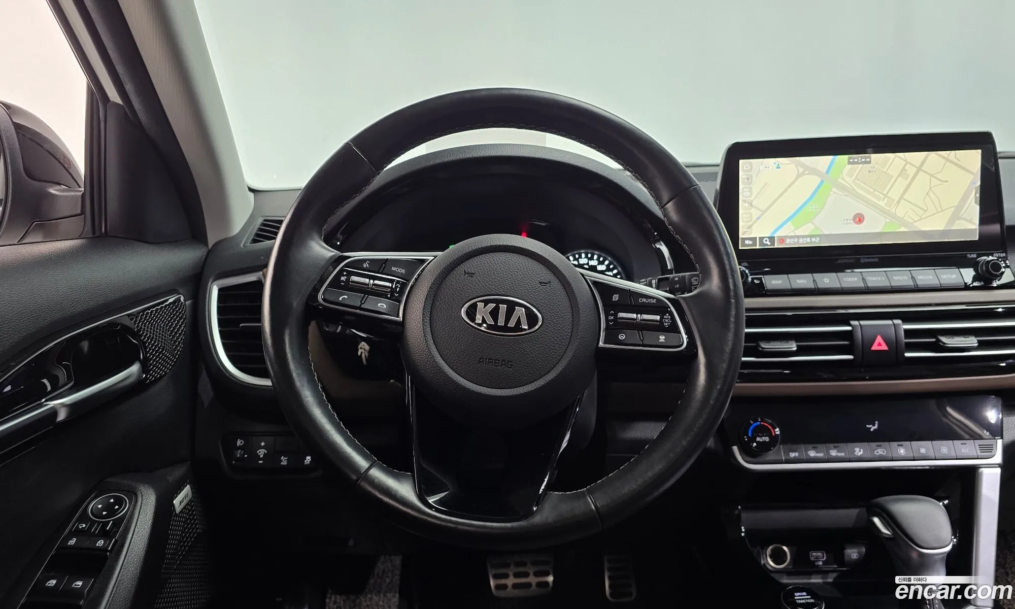 Kia Seltos 2019 KNAET812GLK013483 — 10