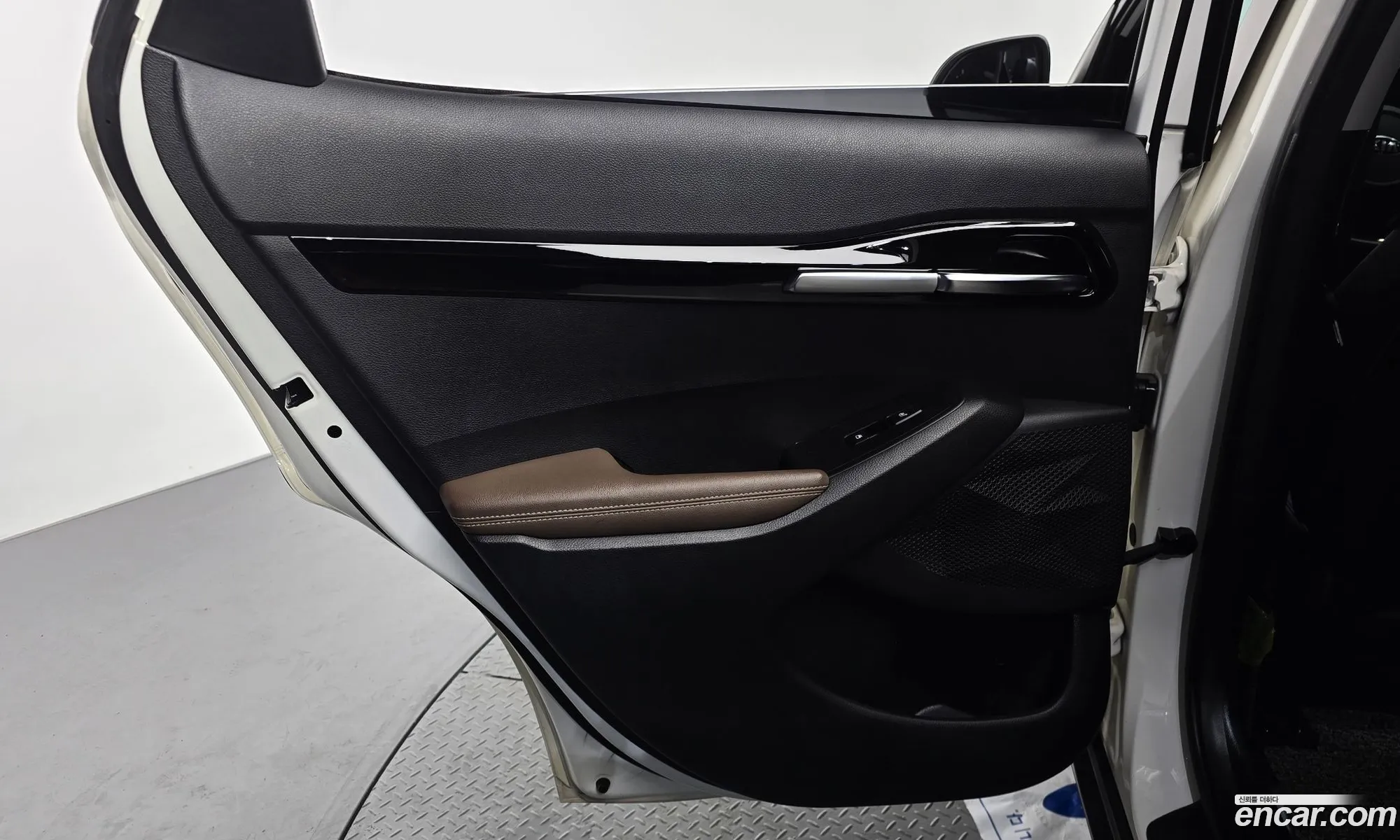 Kia Seltos 2019 KNAET812GLK013483 — 9