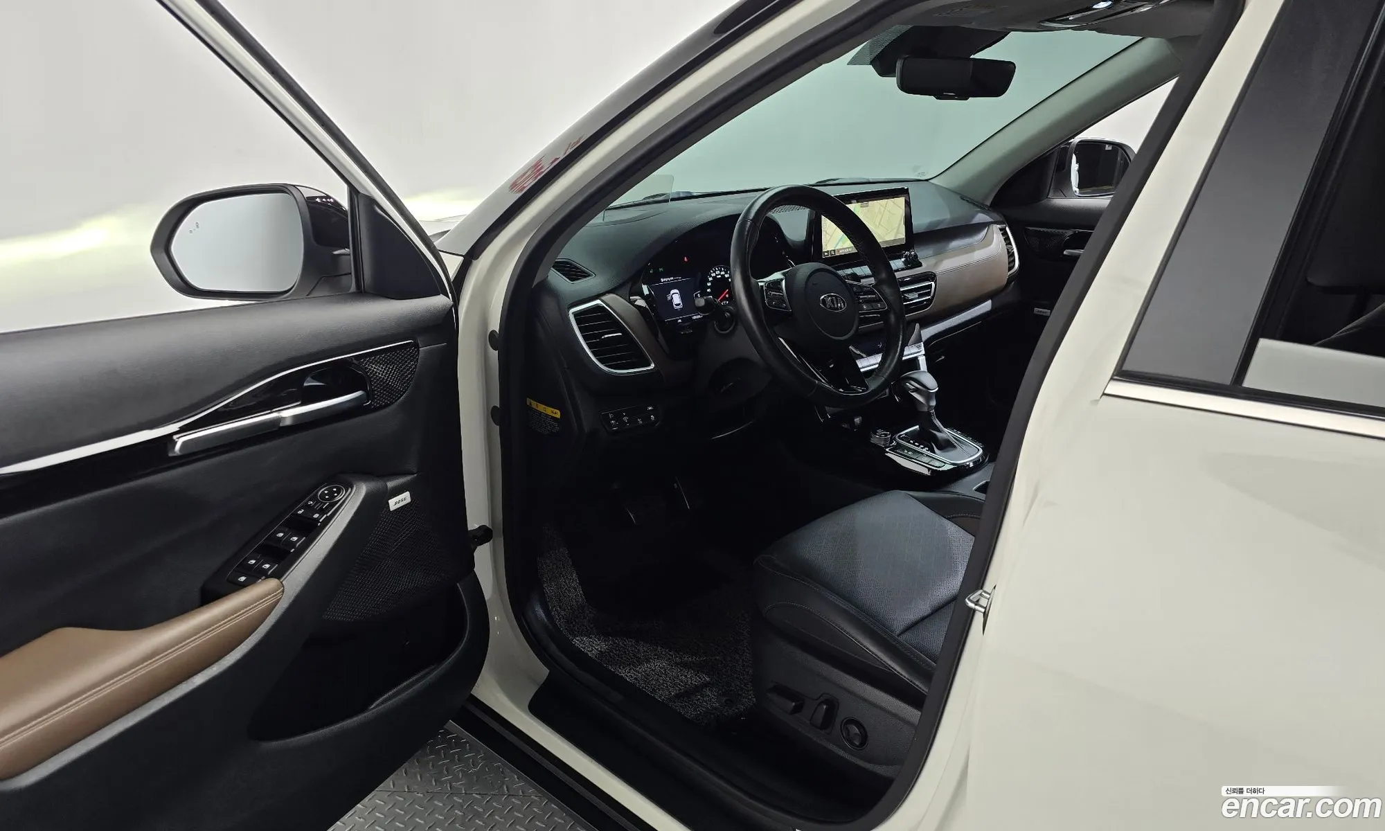 Kia Seltos 2019 KNAET812GLK013483 — 17
