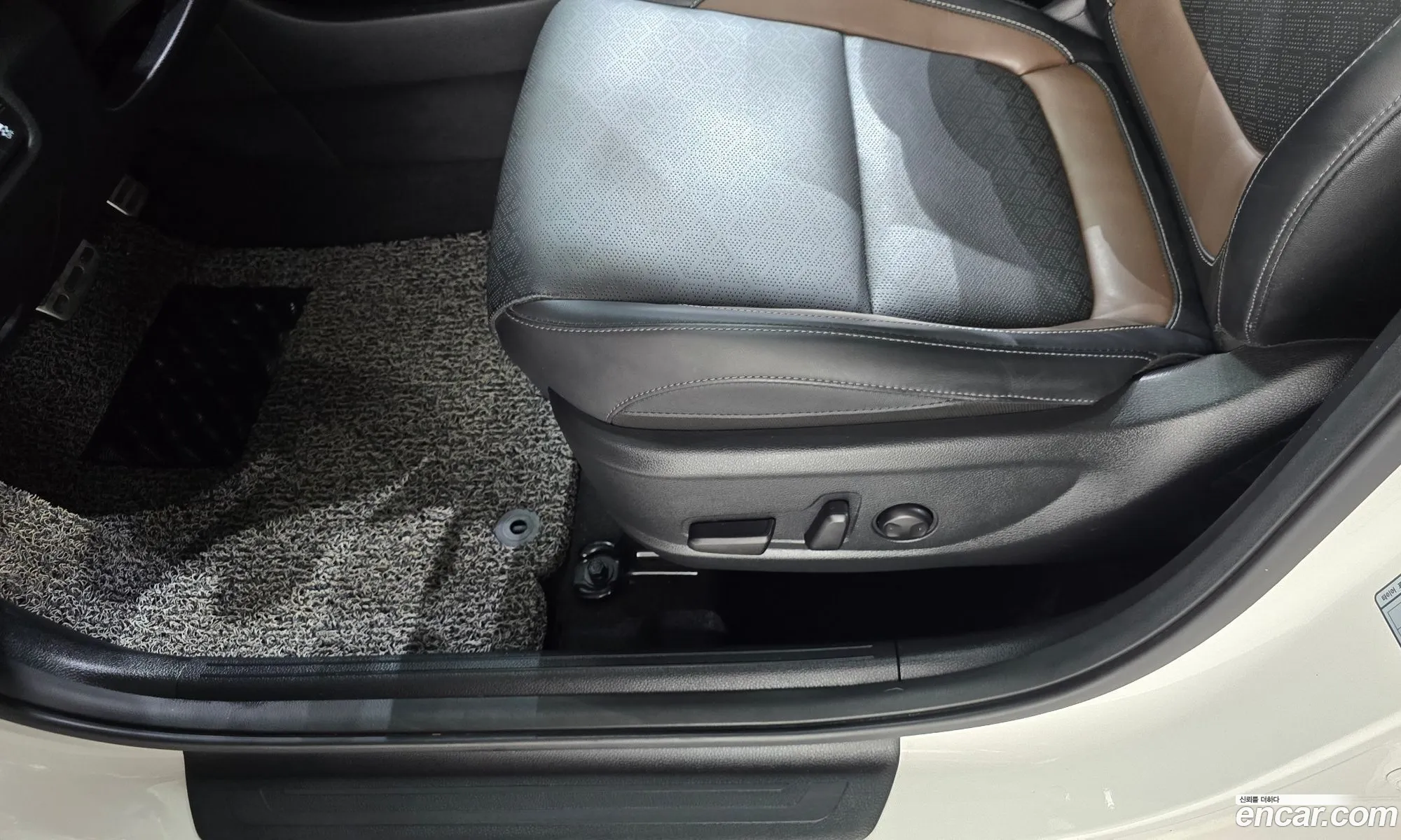 Kia Seltos 2019 KNAET812GLK013483 — 3