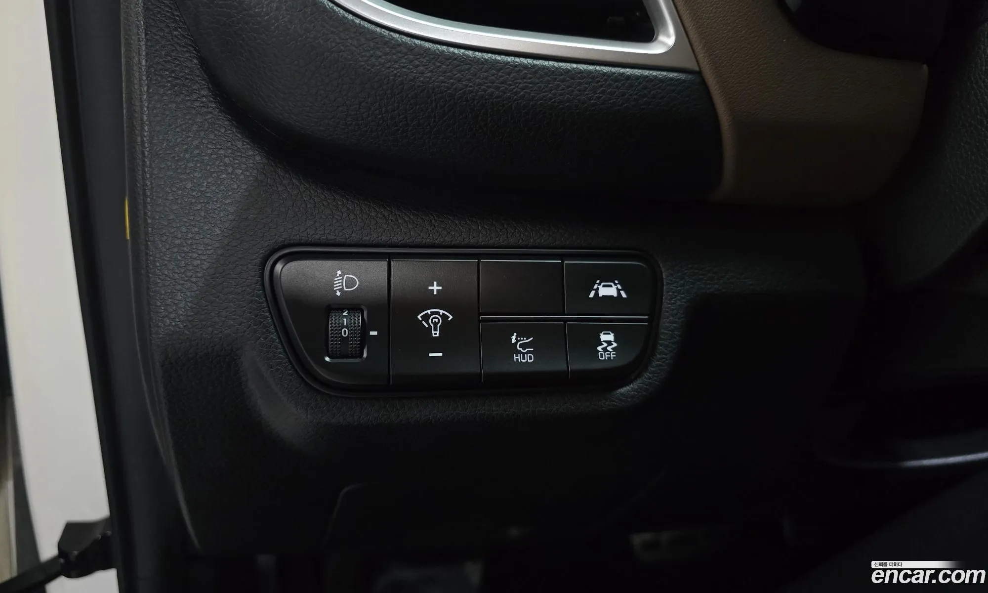 Kia Seltos 2019 KNAET812GLK013483 — 24