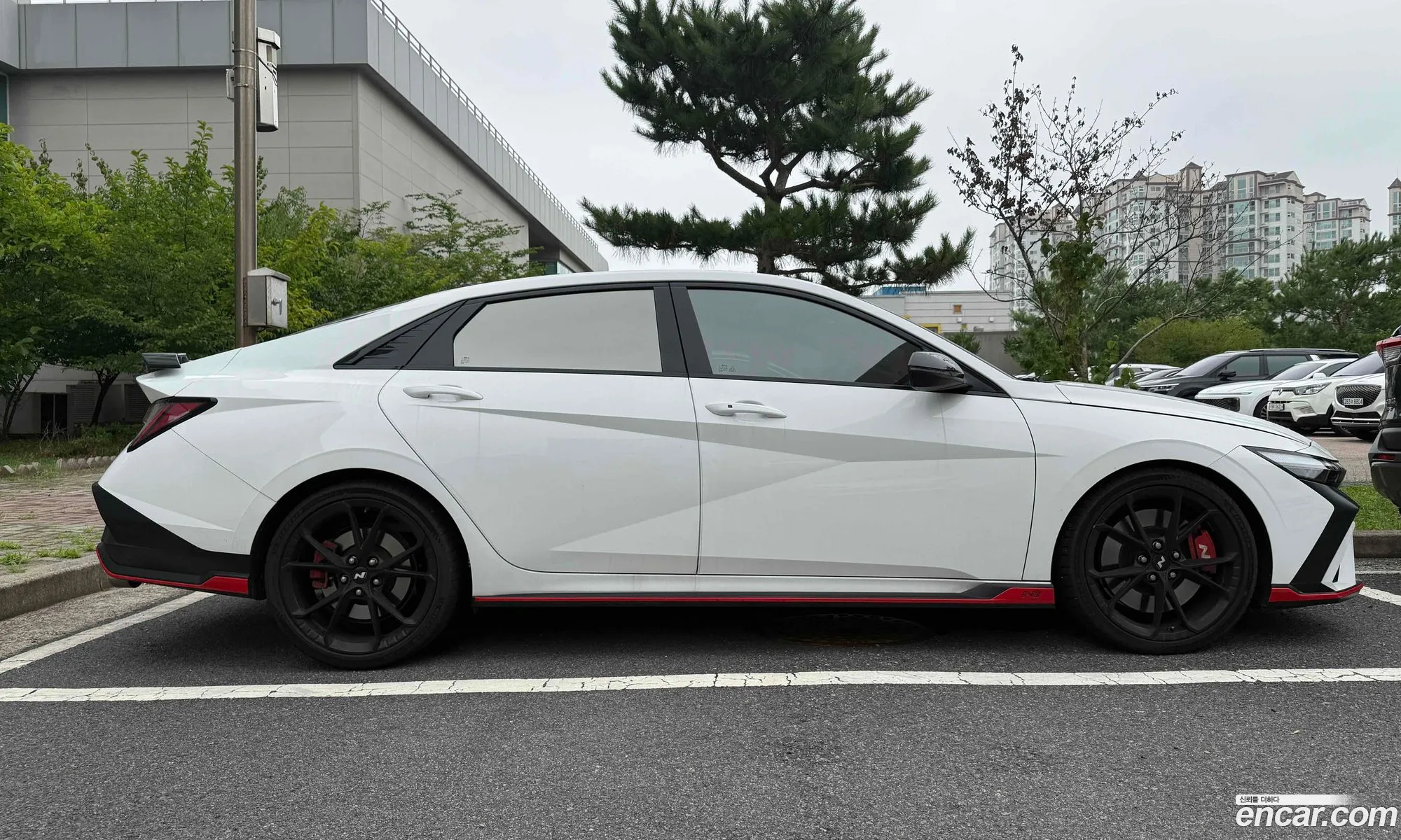 Hyundai Elantra 2025 — 2