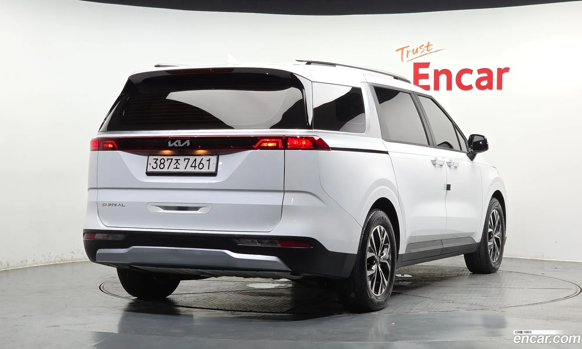 Kia Carnival 2023 KNANB81BBPS337620 — 7
