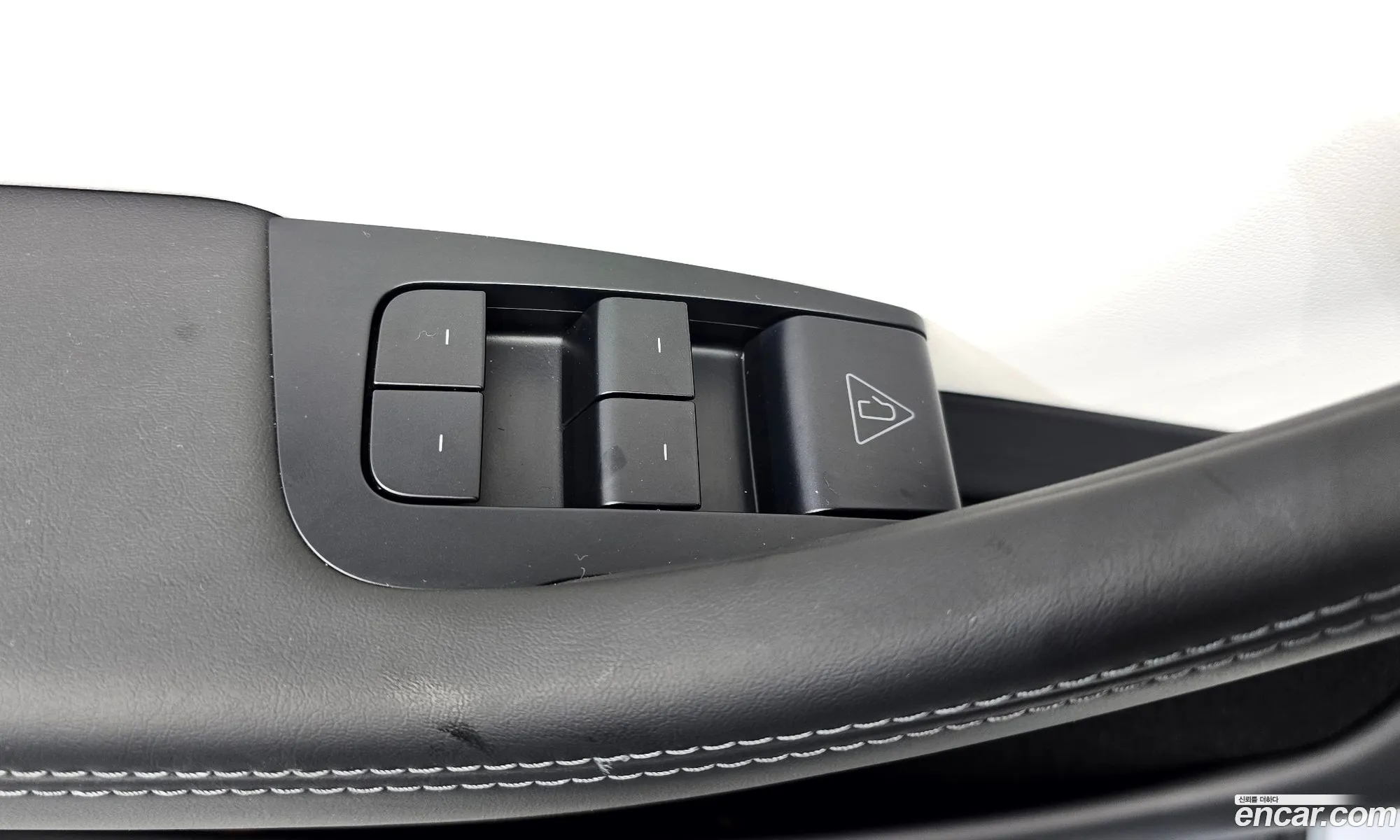 Tesla Model Y 2025 LRWYGCFJXSC134870 — 26