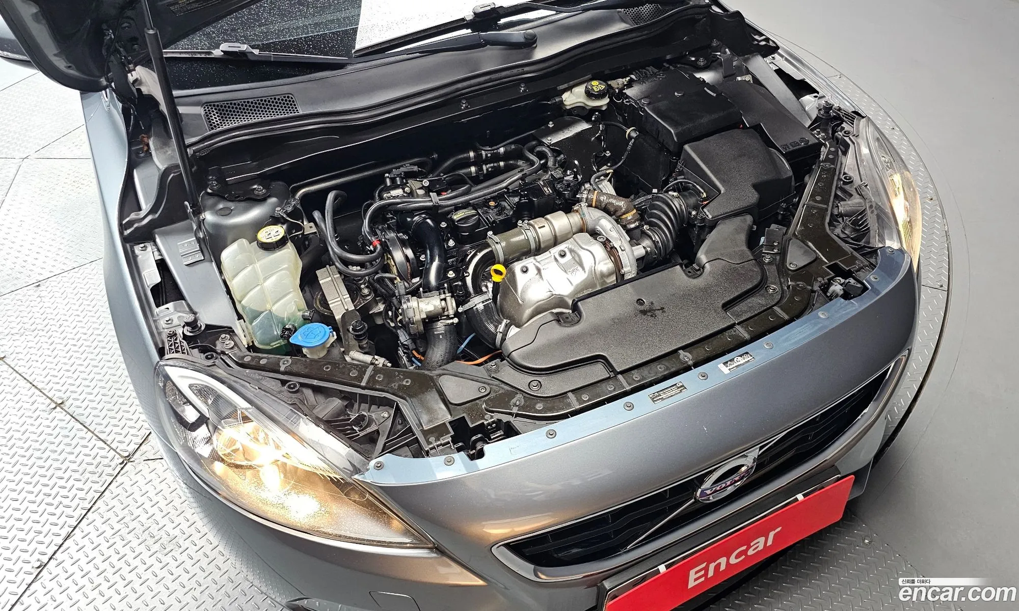 Volvo V40 2015 YV1MV845BF2206564 — 17