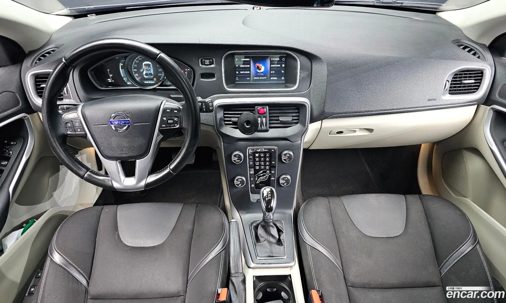 Volvo V40 2015 YV1MV845BF2206564 — 8