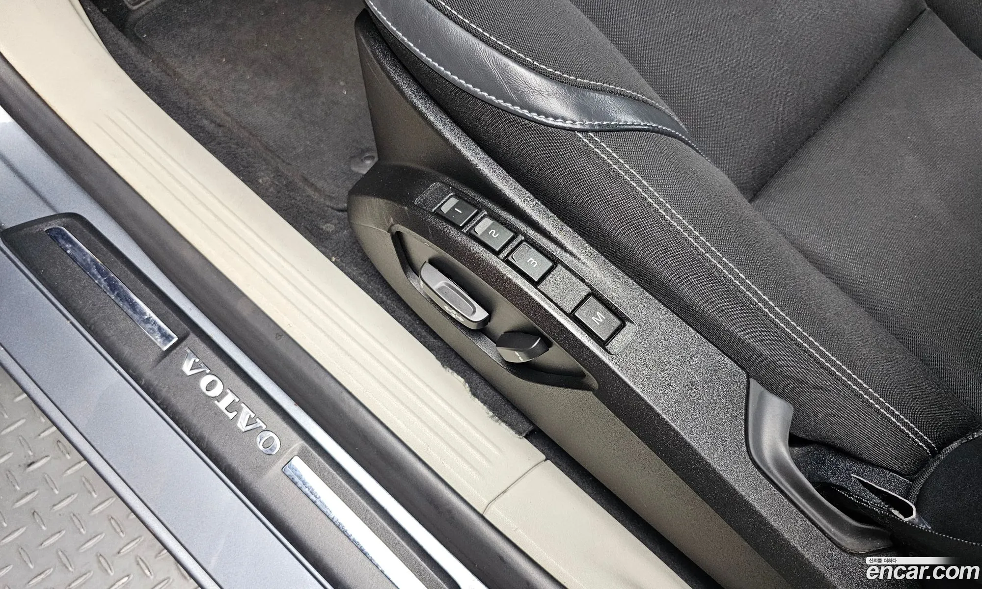 Volvo V40 2015 YV1MV845BF2206564 — 10