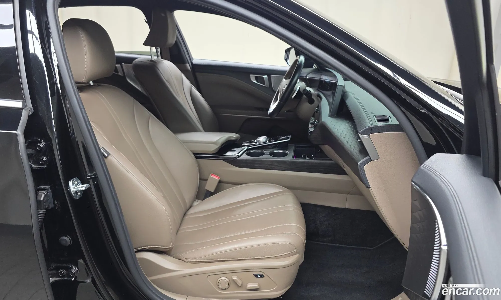 Kia K8 2021 KNAM441DBNA012596 — 18