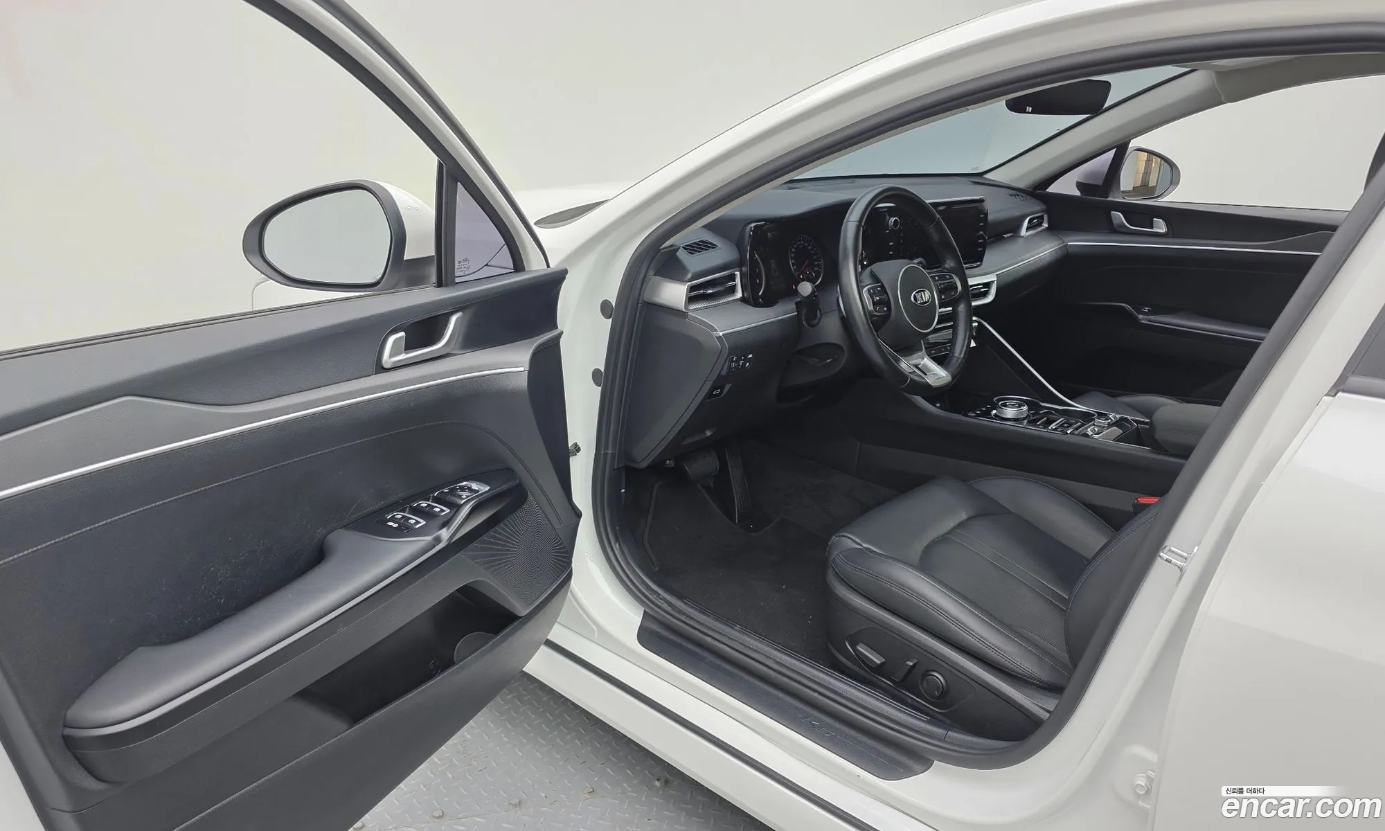 Kia K5 2020 KNAG241ABLA051896 — 14