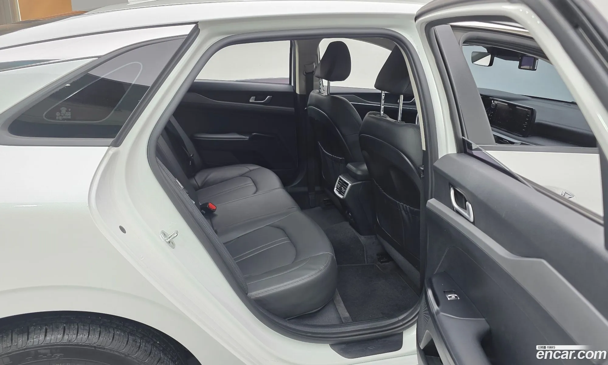 Kia K5 2020 KNAG241ABLA051896 — 8