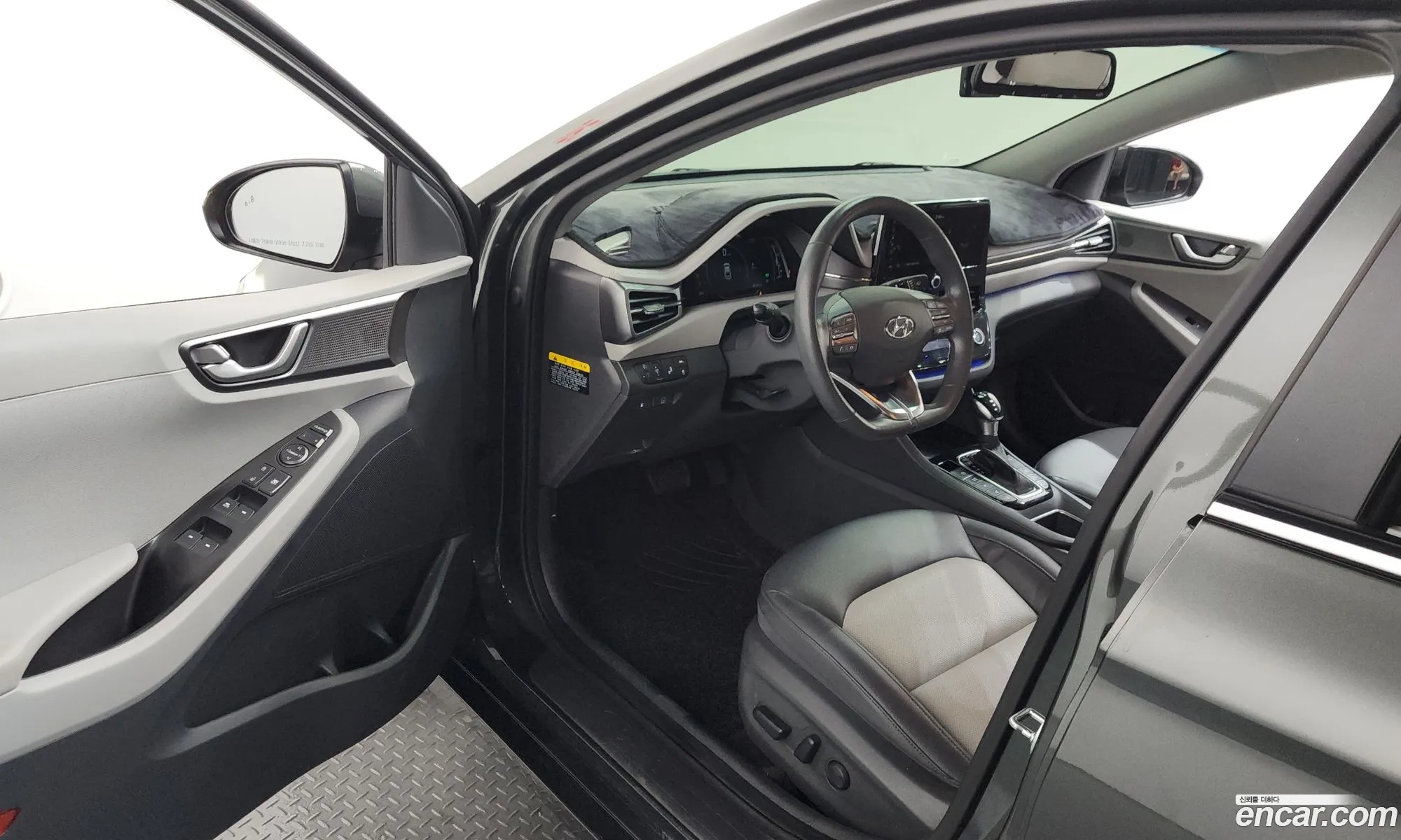 Hyundai Ioniq Hybrid 2020 — 28