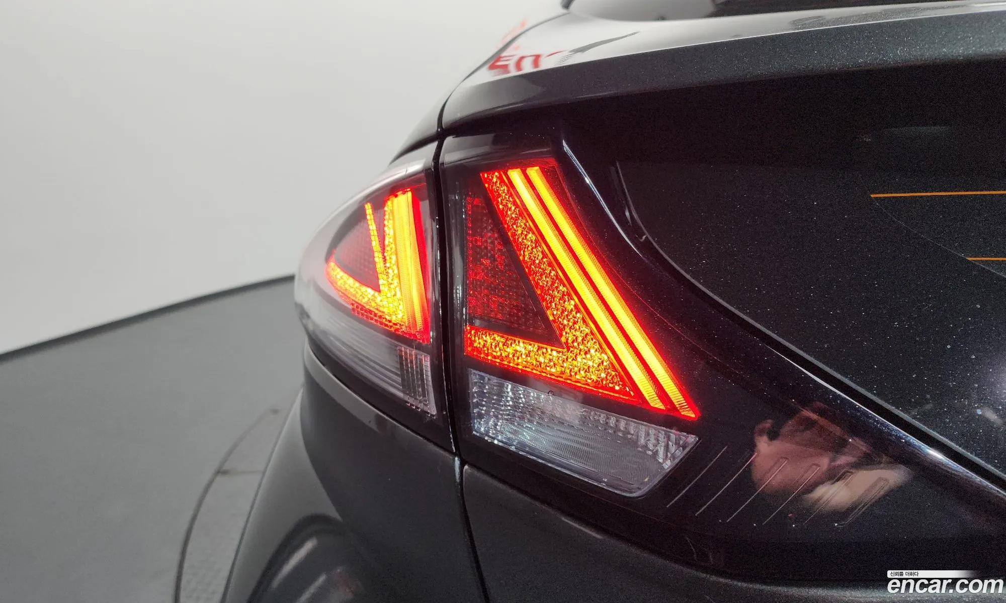 Hyundai Ioniq Hybrid 2020 — 10
