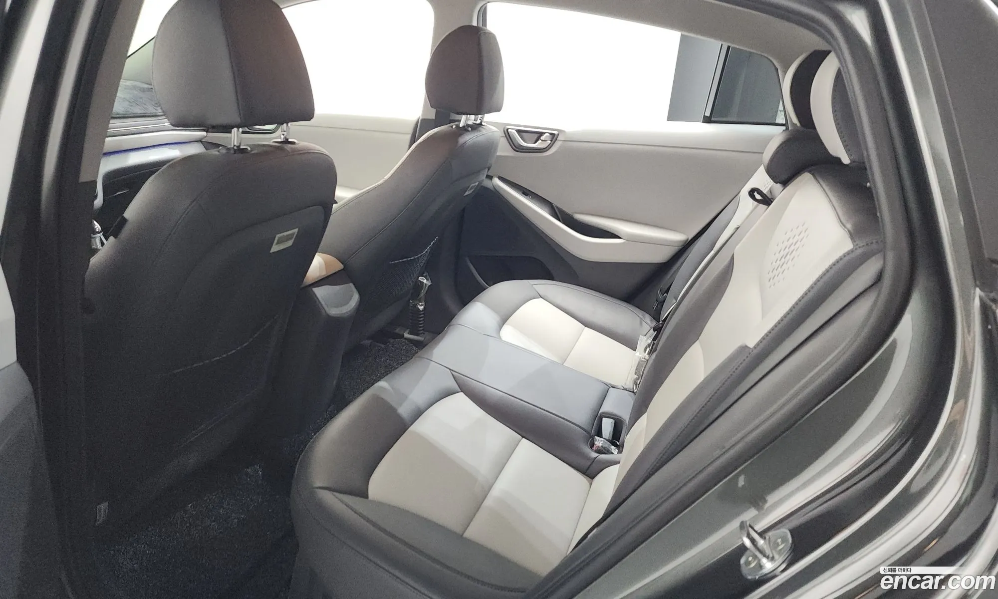 Hyundai Ioniq Hybrid 2020 — 7
