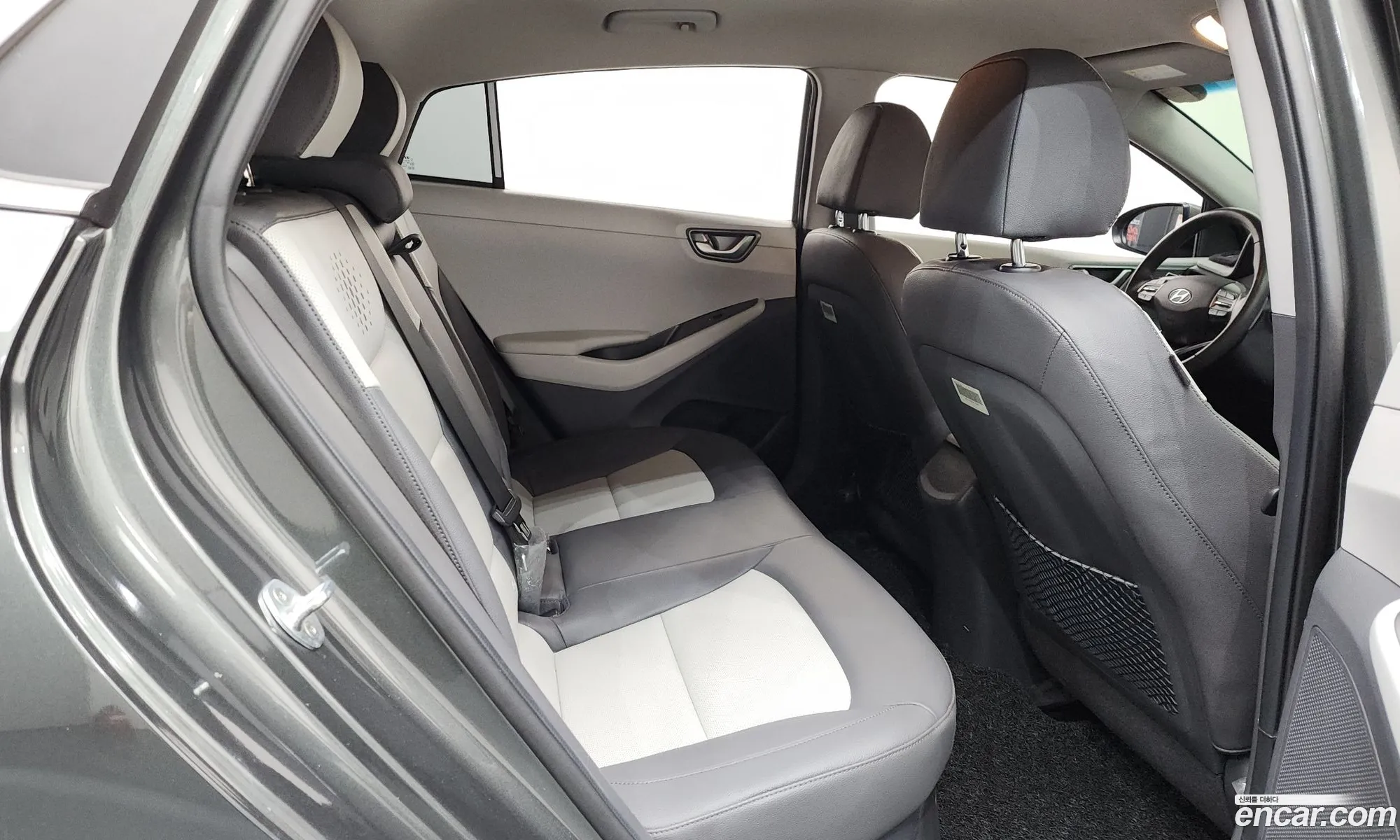 Hyundai Ioniq Hybrid 2020 — 17