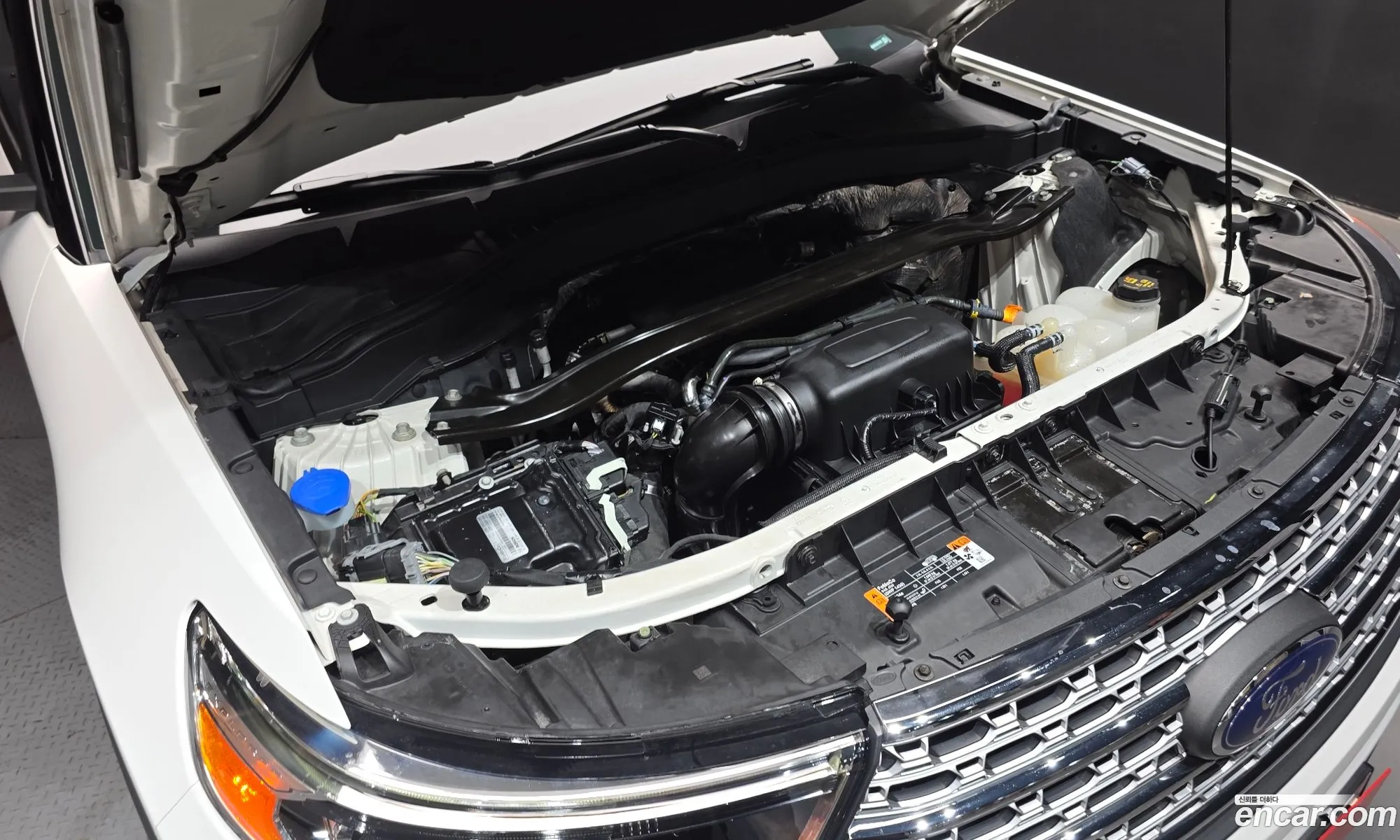 Ford Explorer 6th Gen 2019 1FMSK8FH4LGA72700 — 11