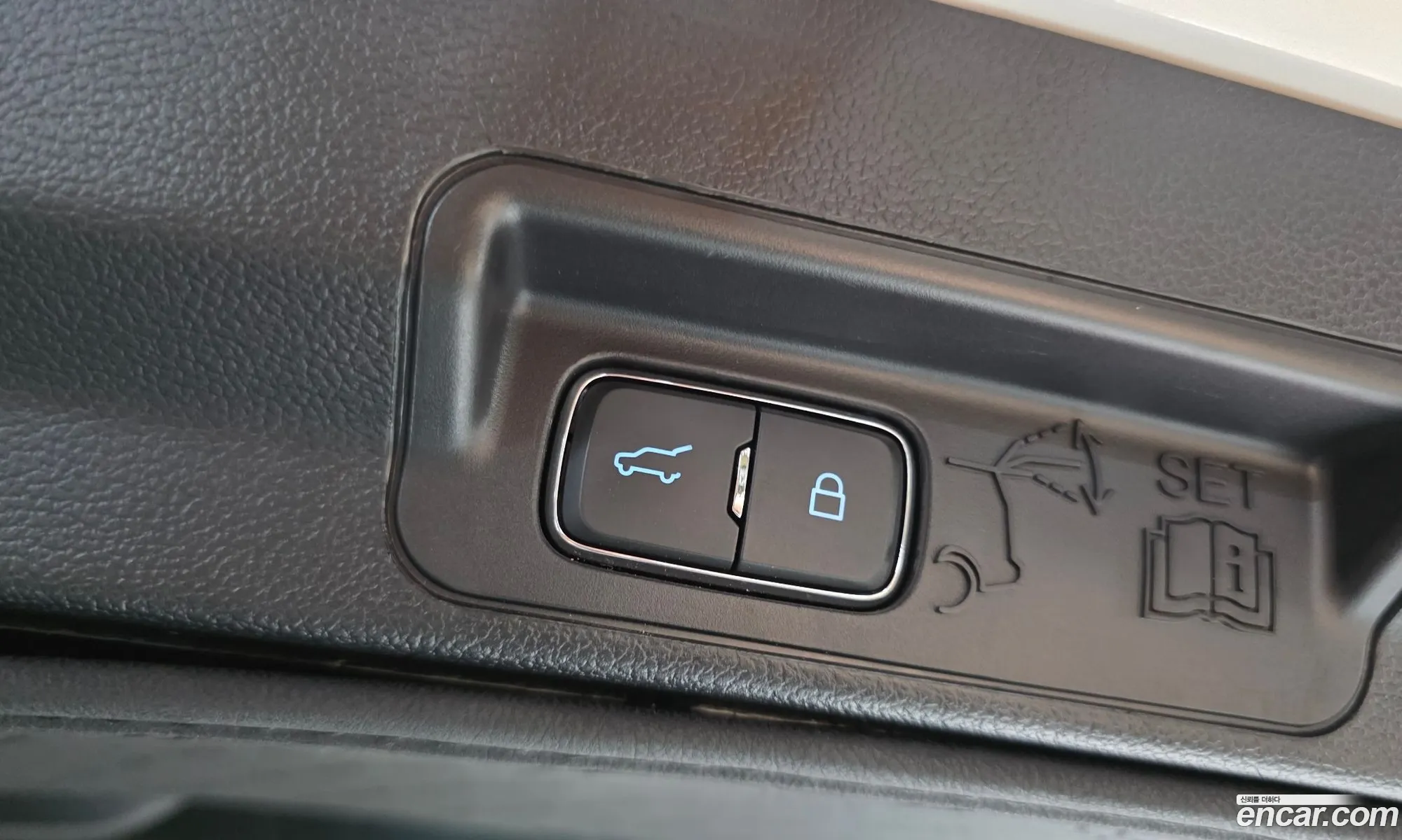 Ford Explorer 6th Gen 2019 1FMSK8FH4LGA72700 — 30