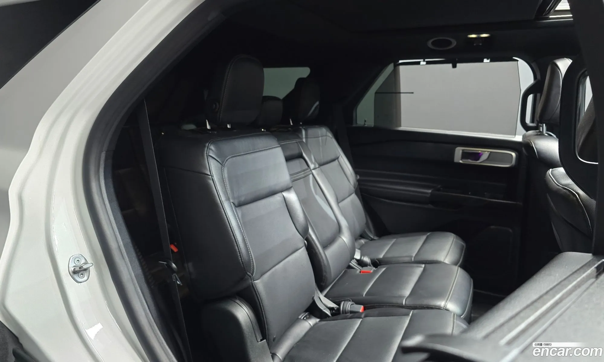 Ford Explorer 6th Gen 2019 1FMSK8FH4LGA72700 — 18