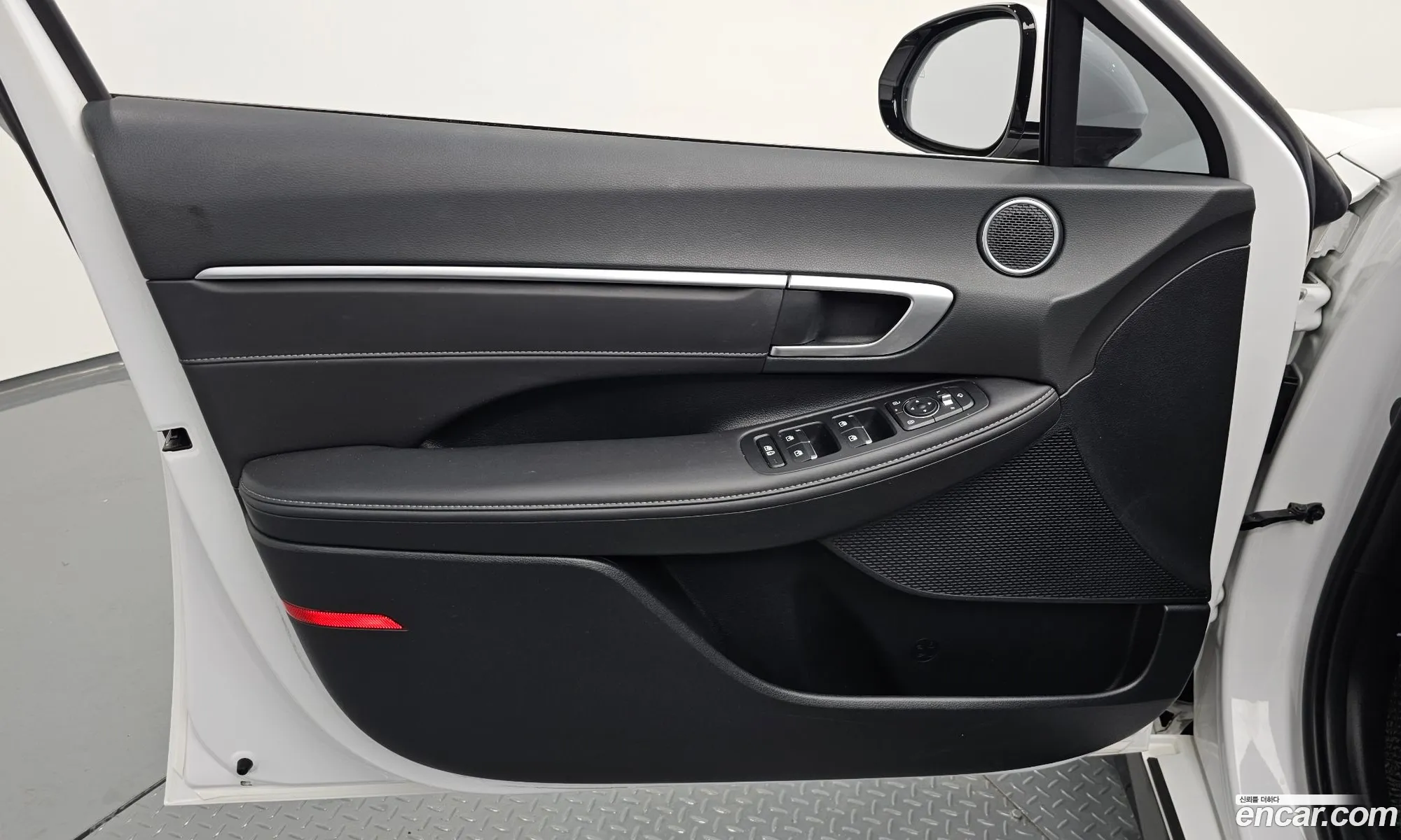 Hyundai Sonata the Edge 2023 — 29
