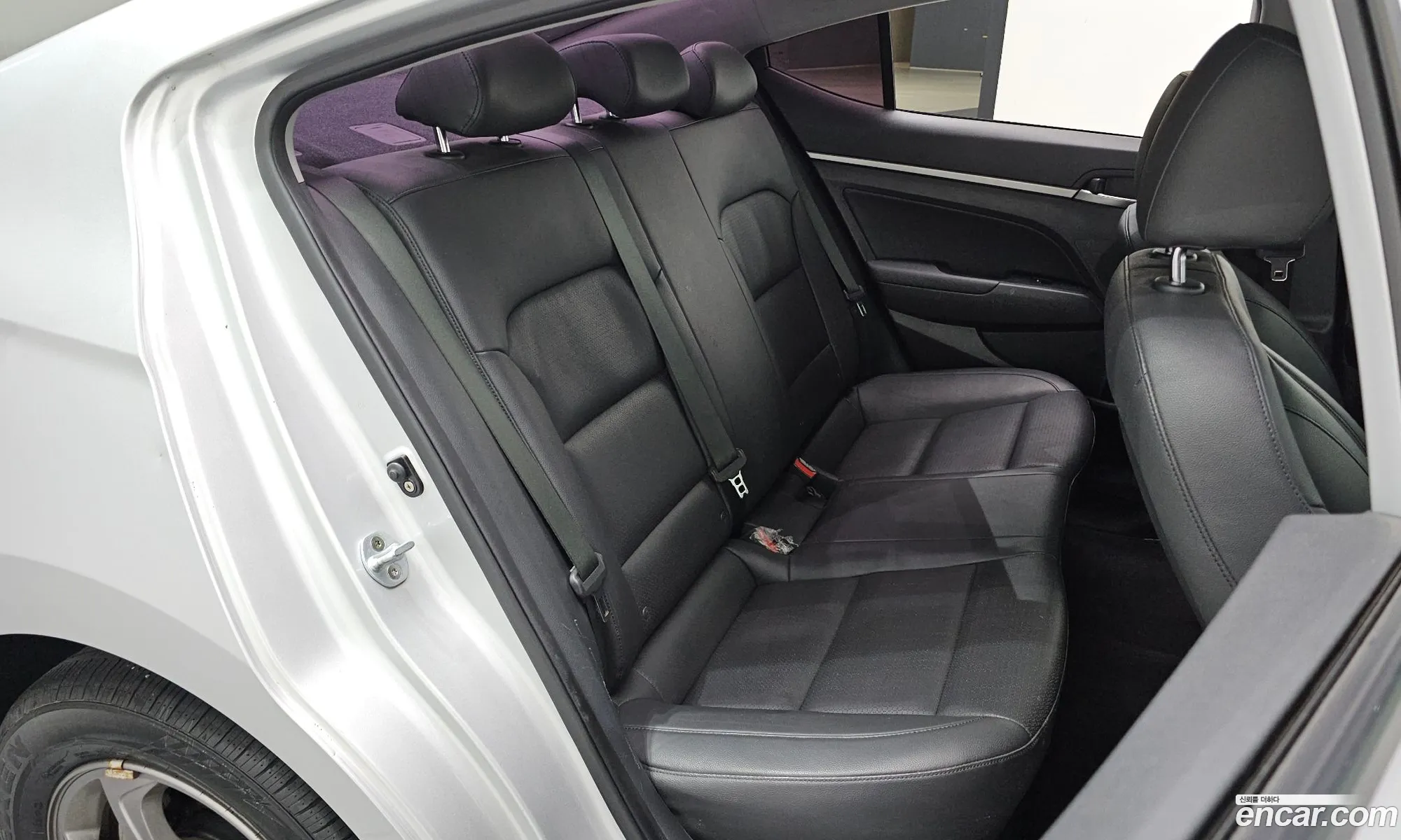 Hyundai Elantra AD 2015 — 18