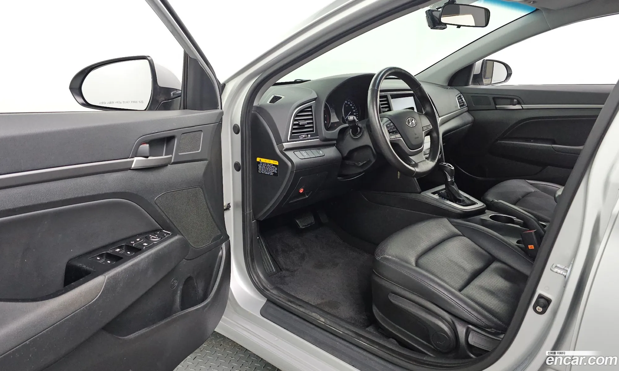 Hyundai Elantra AD 2015 — 6