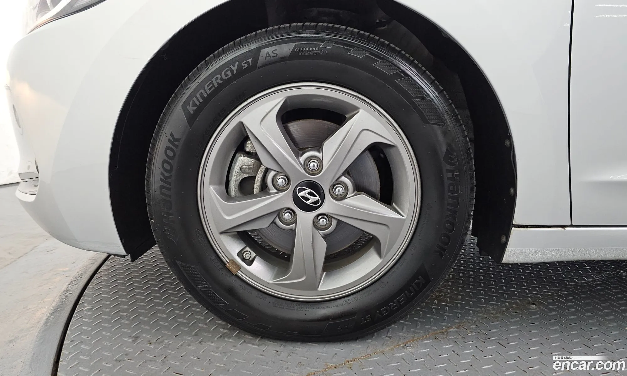 Hyundai Elantra AD 2015 — 3