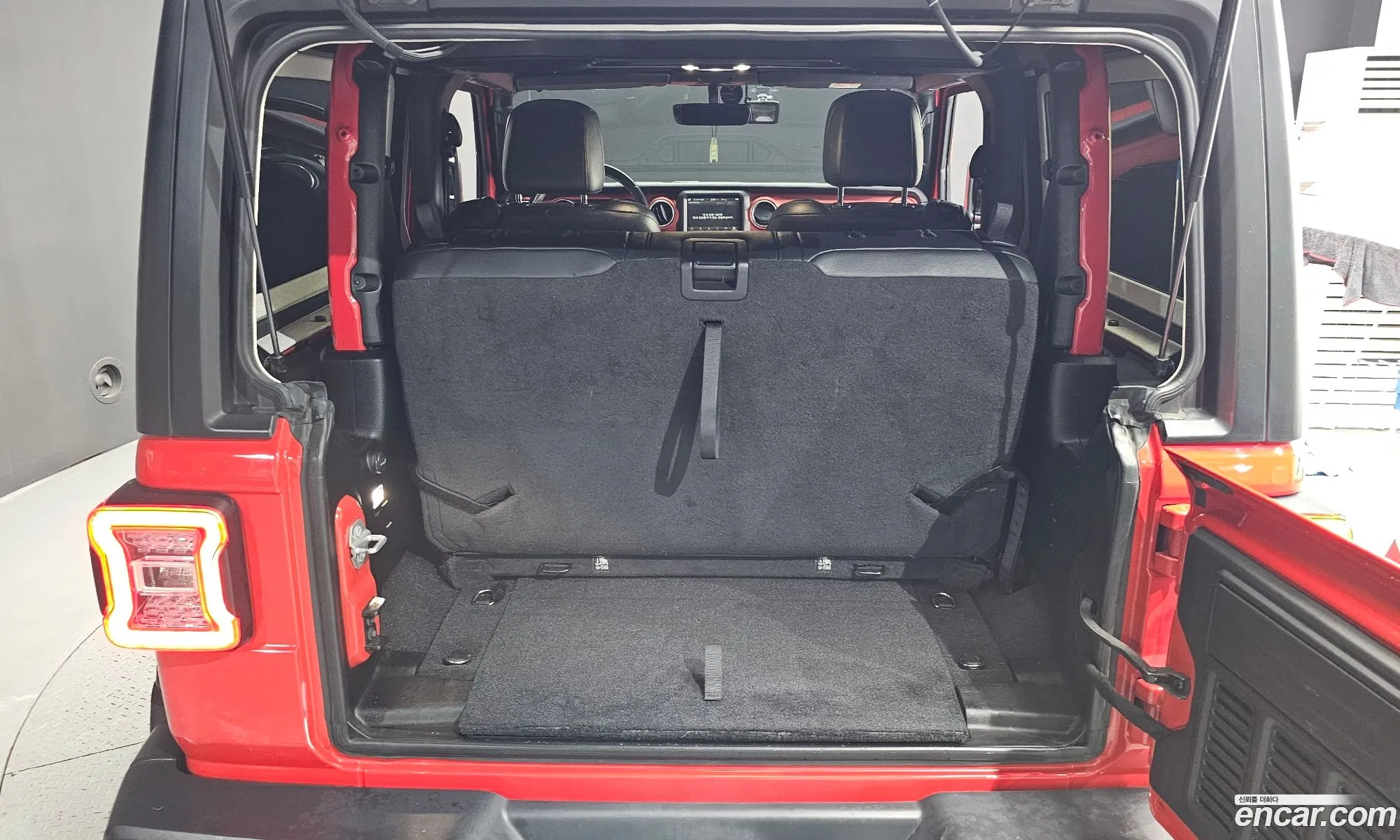 Jeep Wrangler 2020 — 16