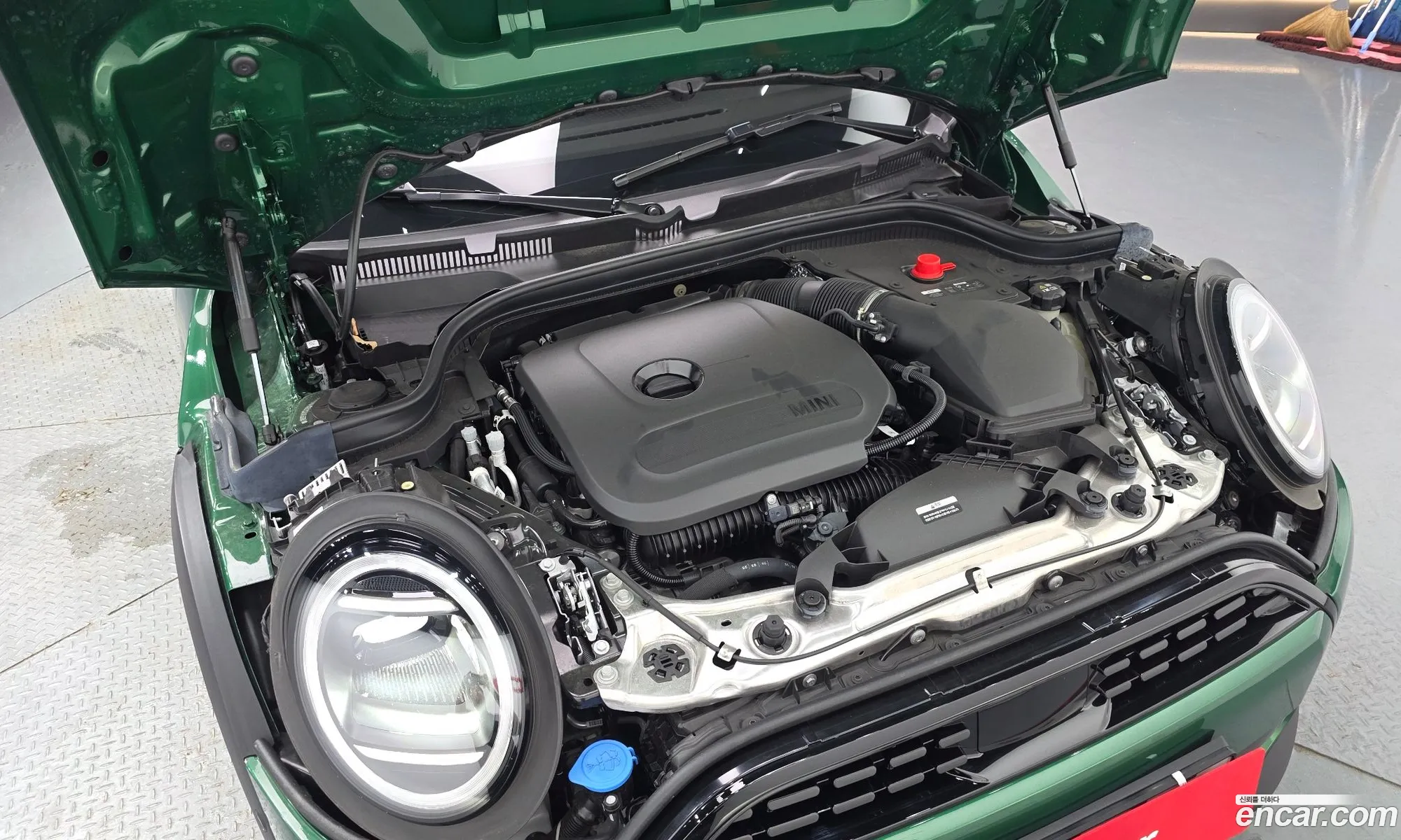 Mini Cooper C 2025 WMW61GD01S2X46083 — 18