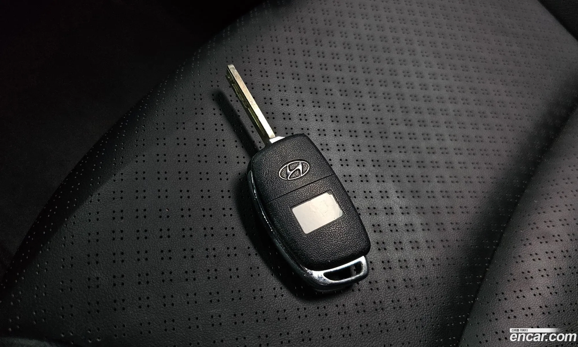 Hyundai Accent 2017 KMHCS41BEJU383289 — 26