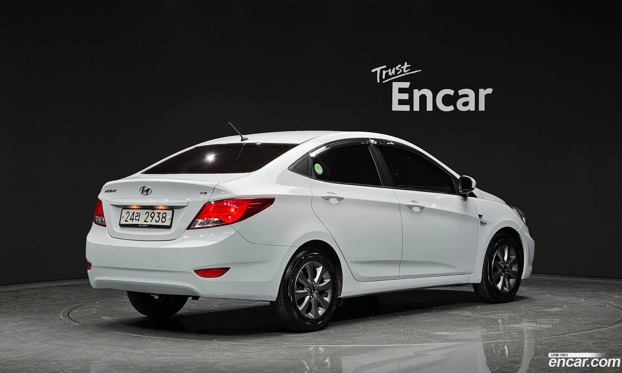 Hyundai Accent 2017 KMHCS41BEJU383289 — 17