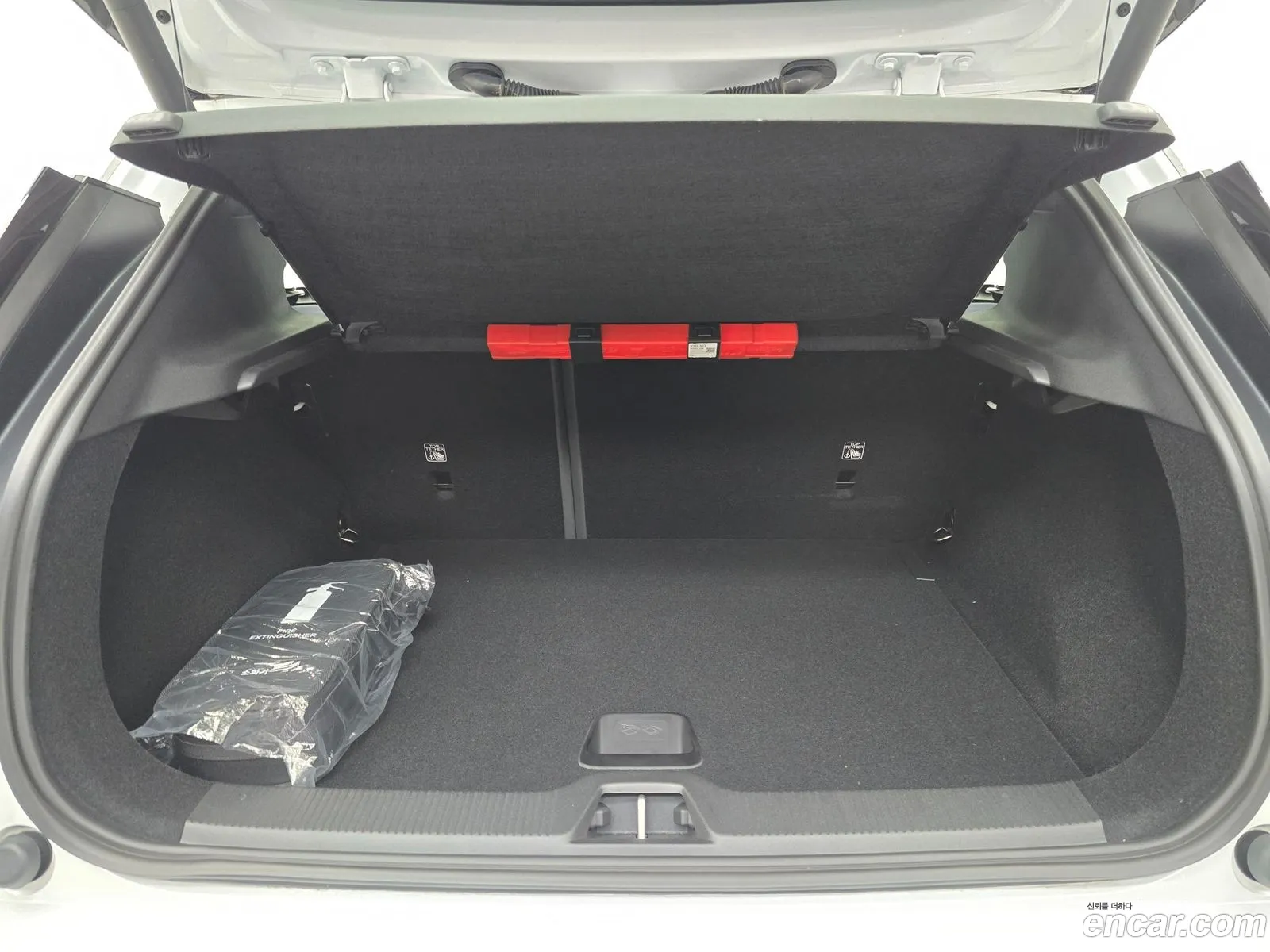 Volvo EX30 2025 — 13