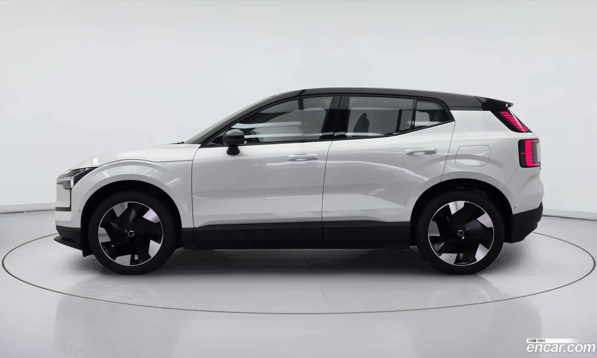 Volvo EX30 2025 — 16