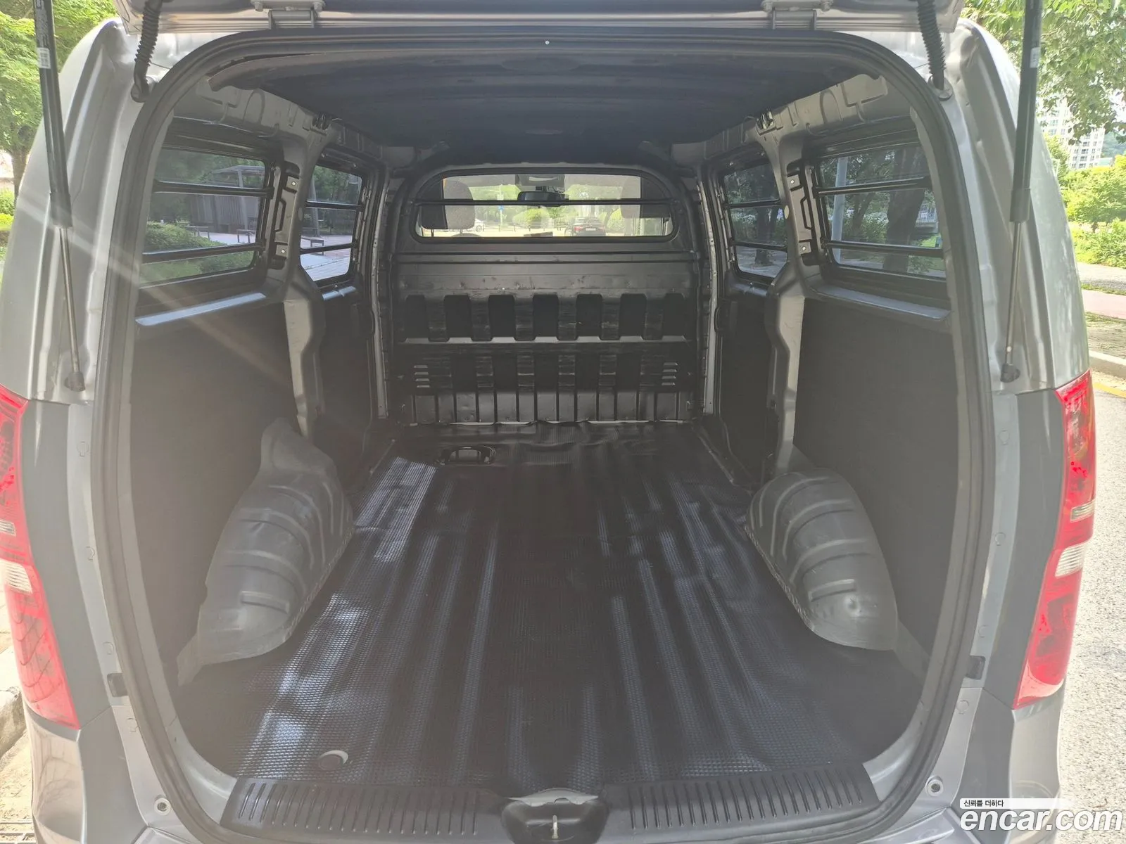 Hyundai Grand Starex 2020 — 16