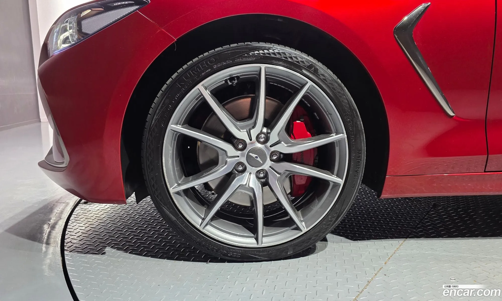 Genesis G70 2018 KMTG541EDJU023579 — 18