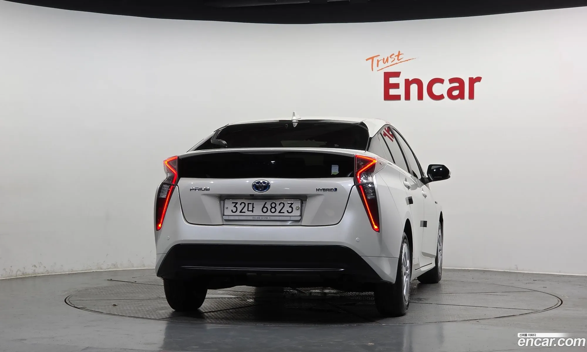 Toyota Prius 2017 JTDKBRFUXH3577355 — 2