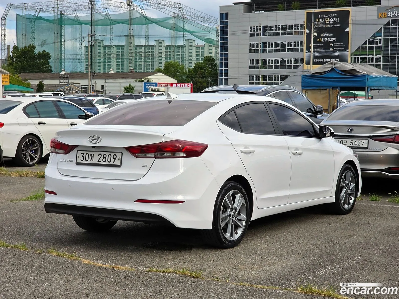 Hyundai Elantra AD 2017 — 16