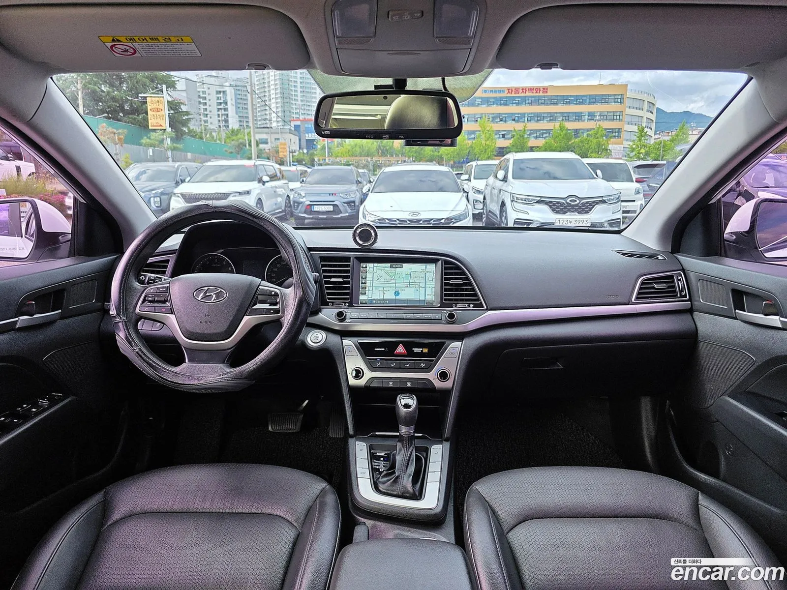 Hyundai Elantra AD 2017 — 10