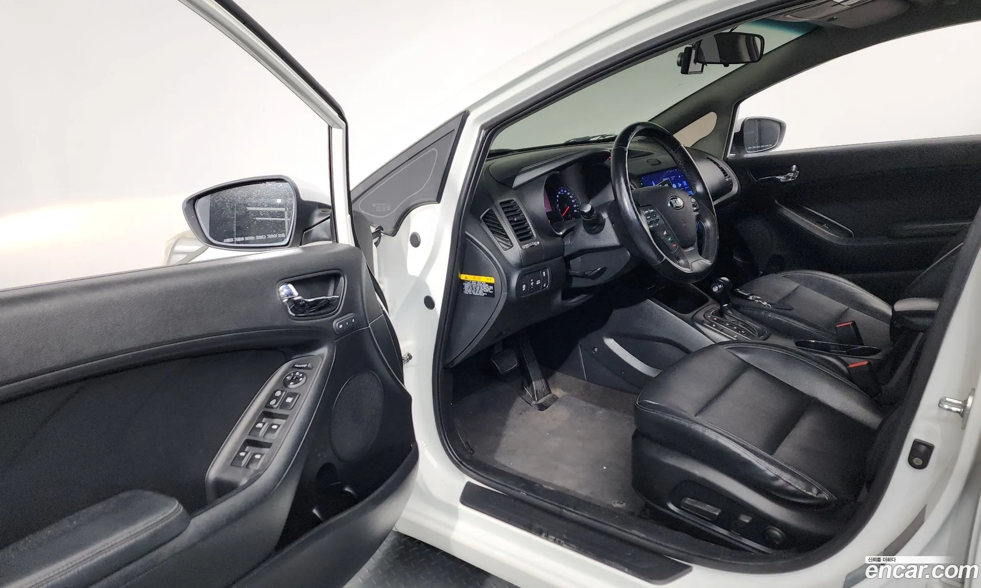 Kia K3 2014 — 15